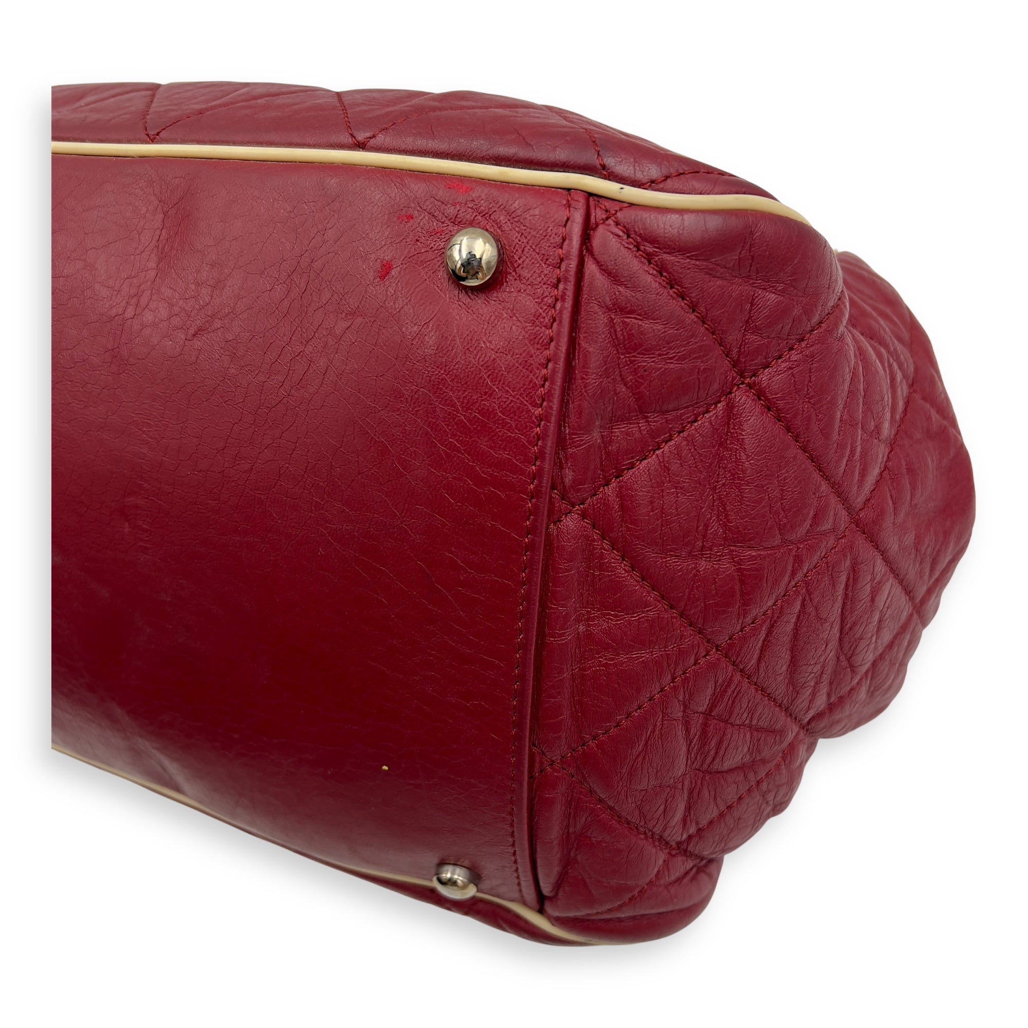 Chanel East West Shoulder Bag Red in Calfskin, Silver hardware_11