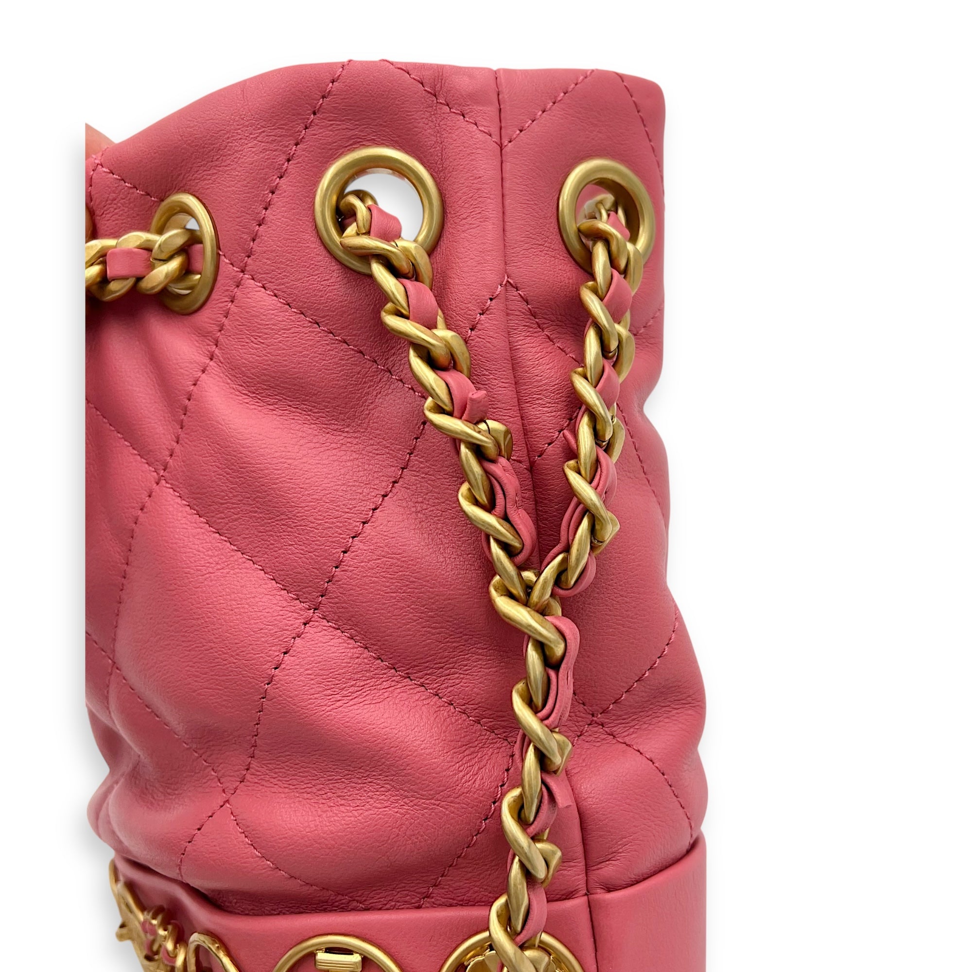 Chanel Quilted Seasonal Bucket Bag Pink in Calfskin, Gold hardware_11