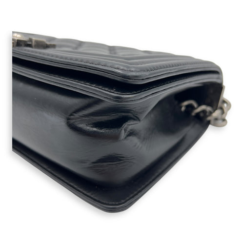 Chanel Boy Medium Black Shoulder Bag in Calfskin, Ruthenium hardware_11