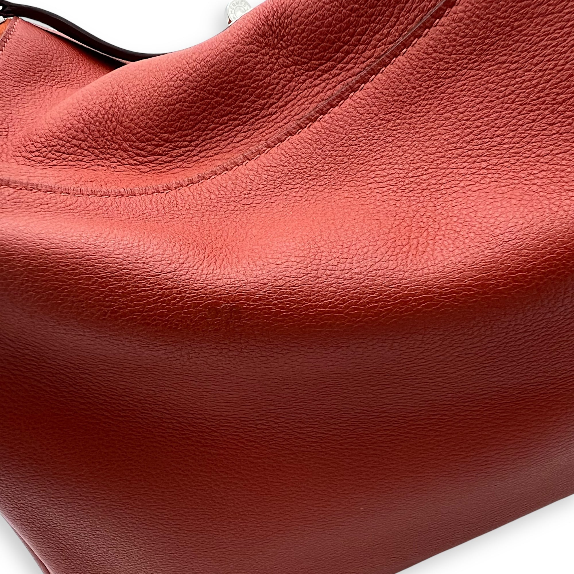 Hermès Lindy 30 Red Shoulder Bag in Clemence, Palladium hardware_10