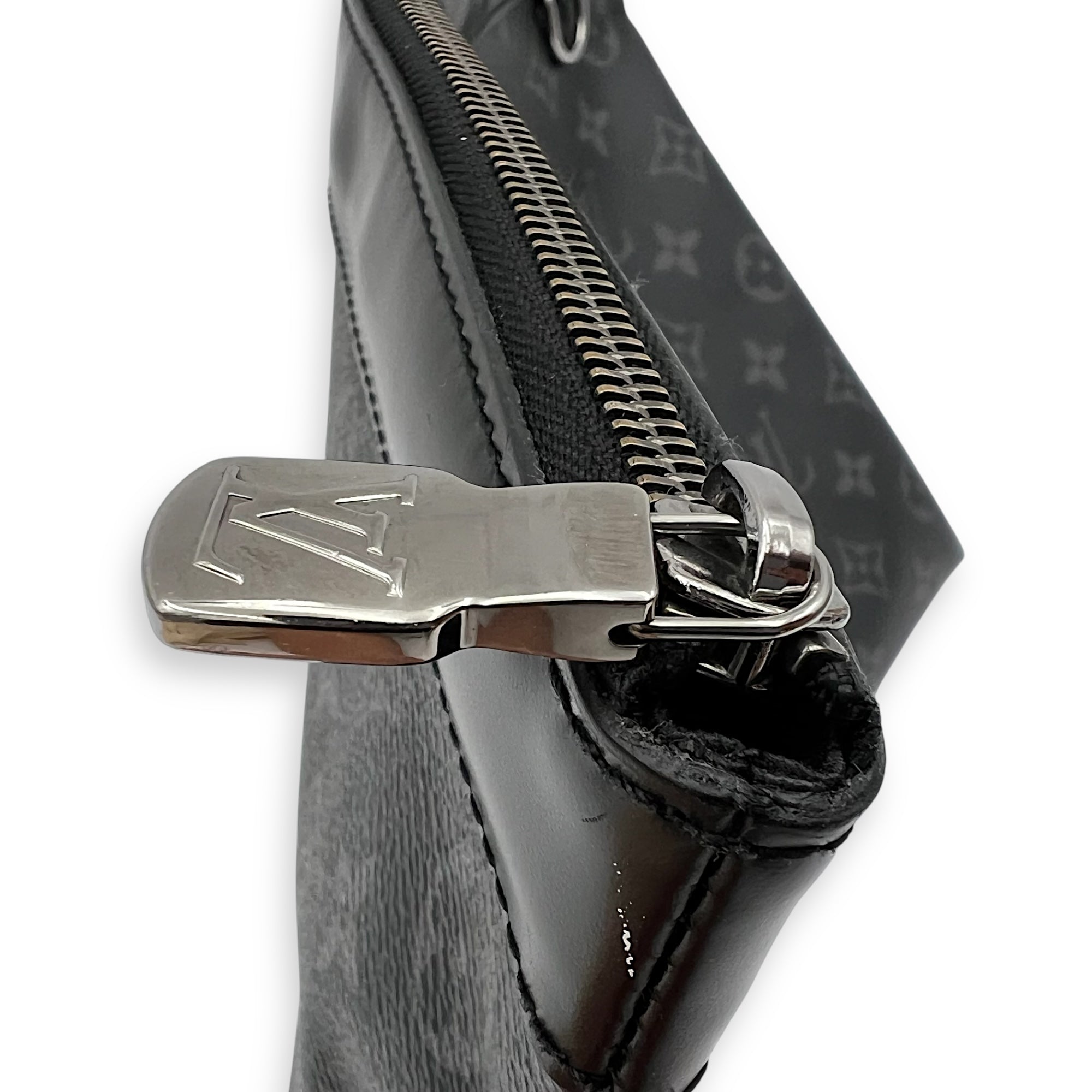 Louis Vuitton Discovery Pouch Grey in Monogram Coated Canvas, Silver hardware_12