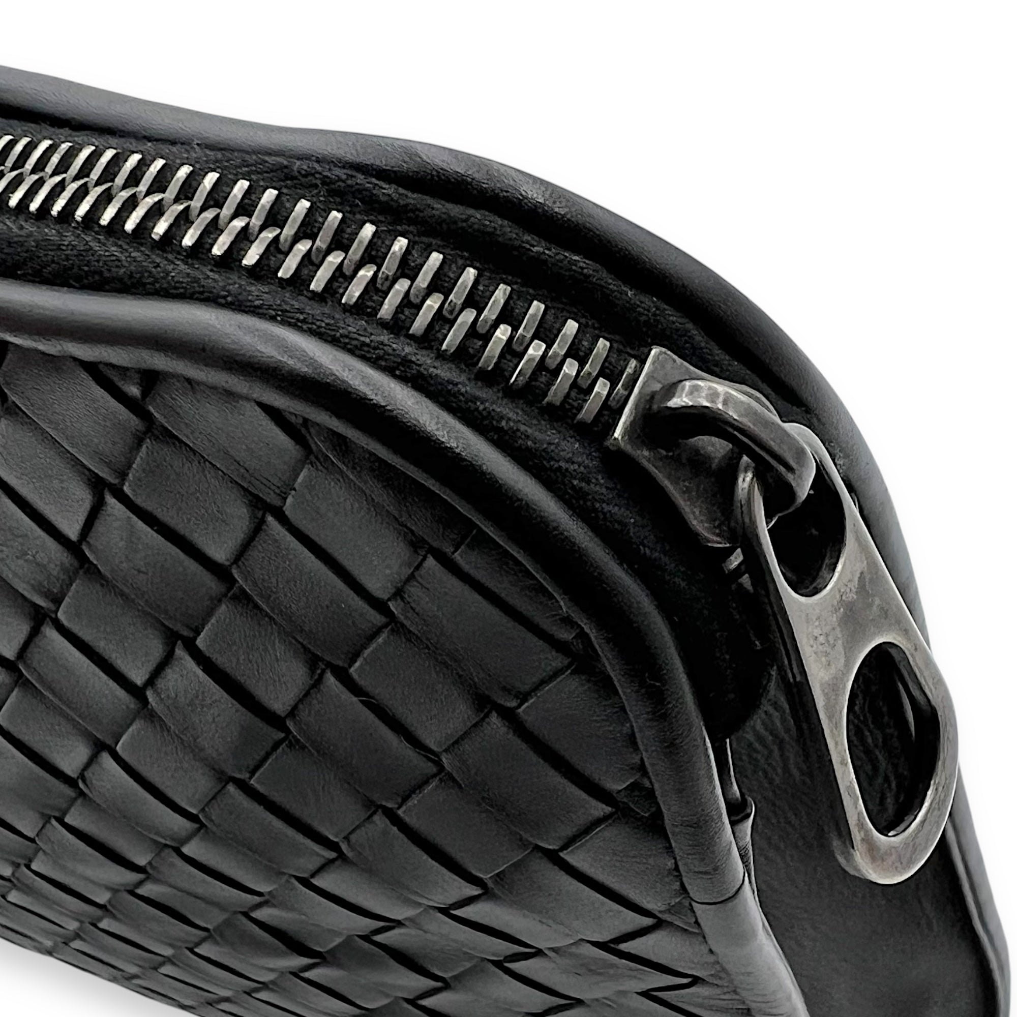 Bottega Veneta Intrecciato Pouch Black in Lambskin, Silver hardware_11