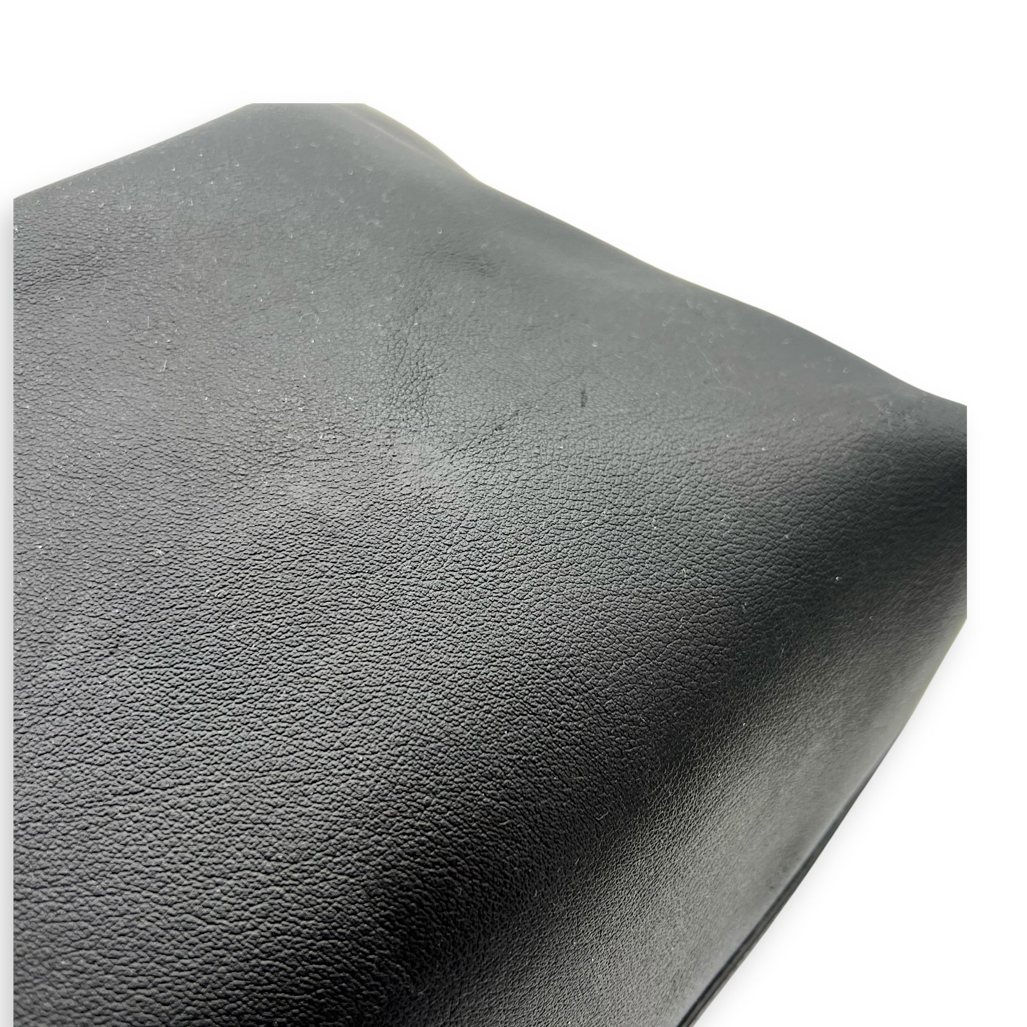 Saint Laurent Logo Tote Bag Black in Calfskin, Gold hardware_14