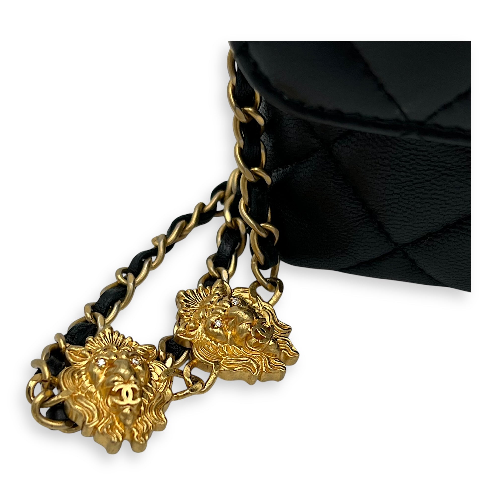 Chanel CC Wristlet Black in Lambskin, Gold hardware_11