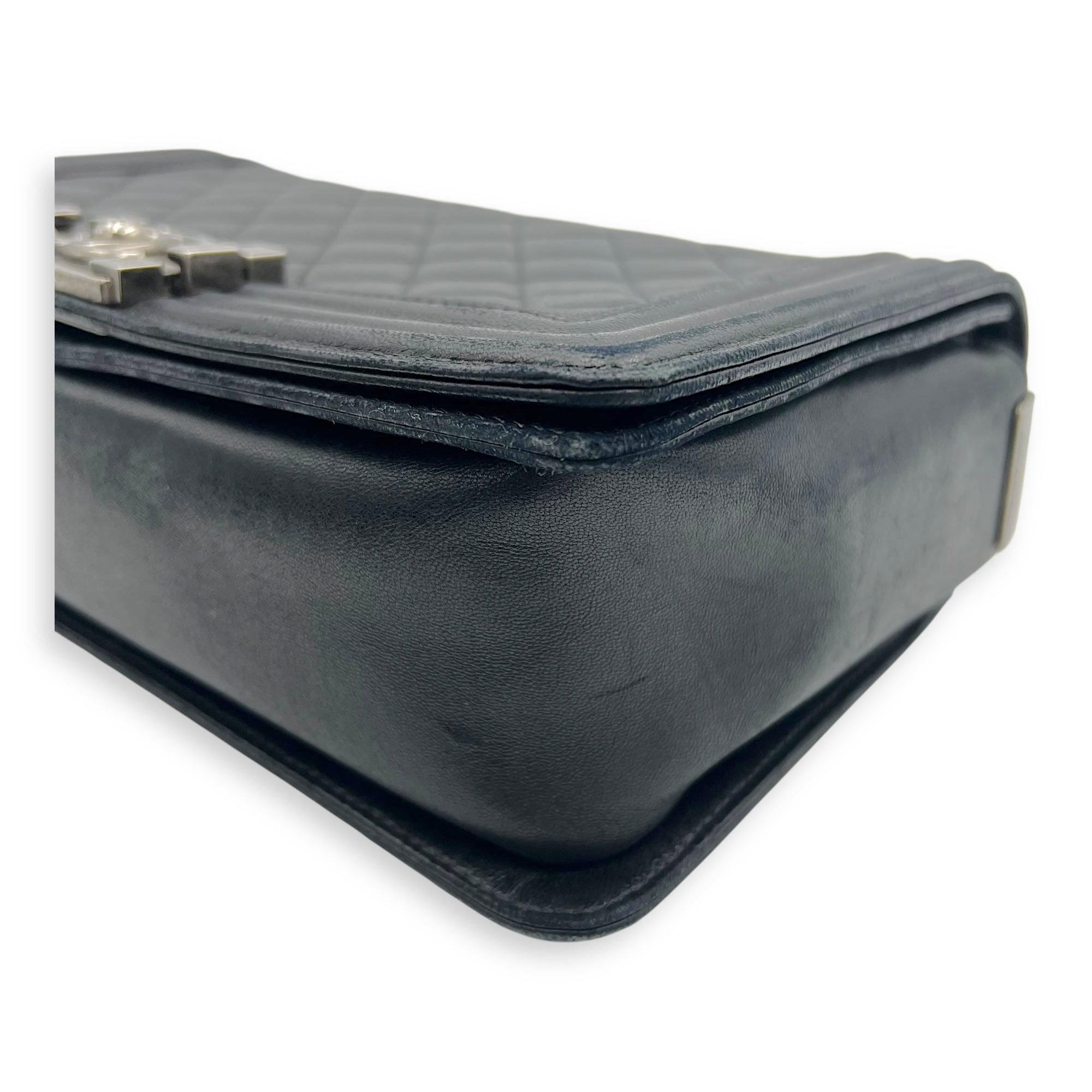 Chanel Boy Medium Black Shoulder Bag in Lambskin, Ruthenium hardware_11