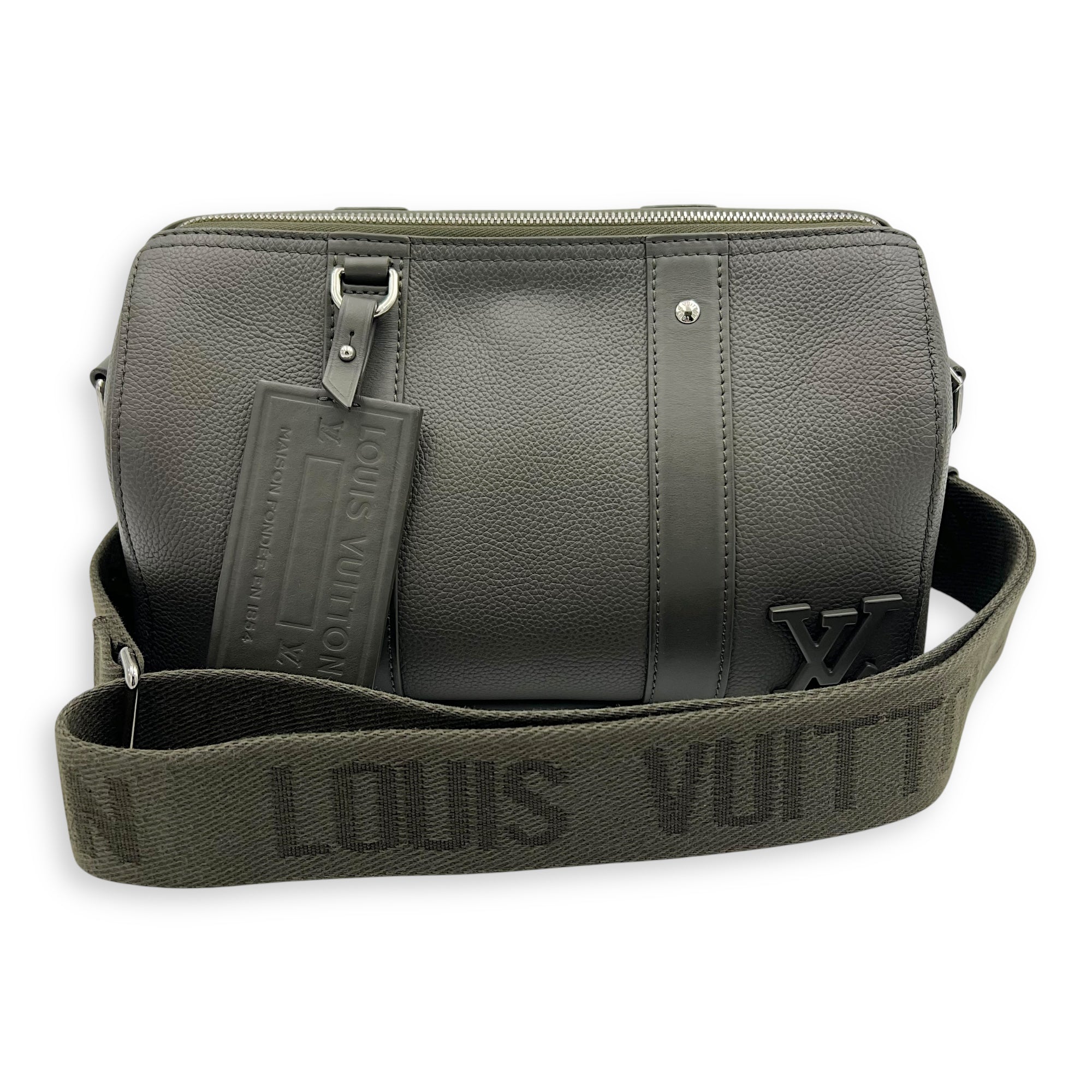 Louis Vuitton Keepall Green Top Handle Bag in Aerogram Leather, Silver hardware_11