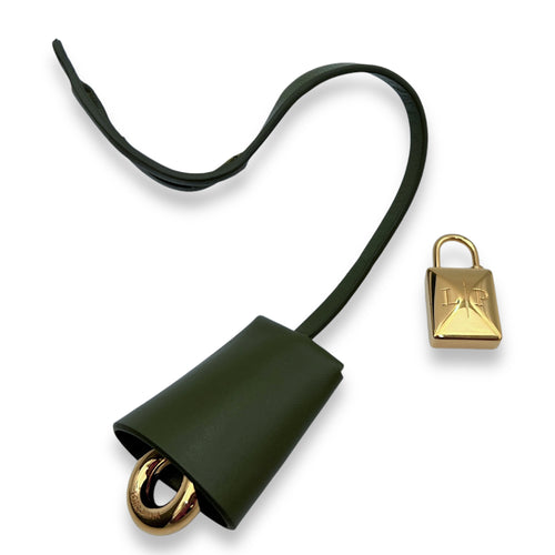 Extra Bag L27 Shoulder Bag Green in Calfskin, Gold hardware