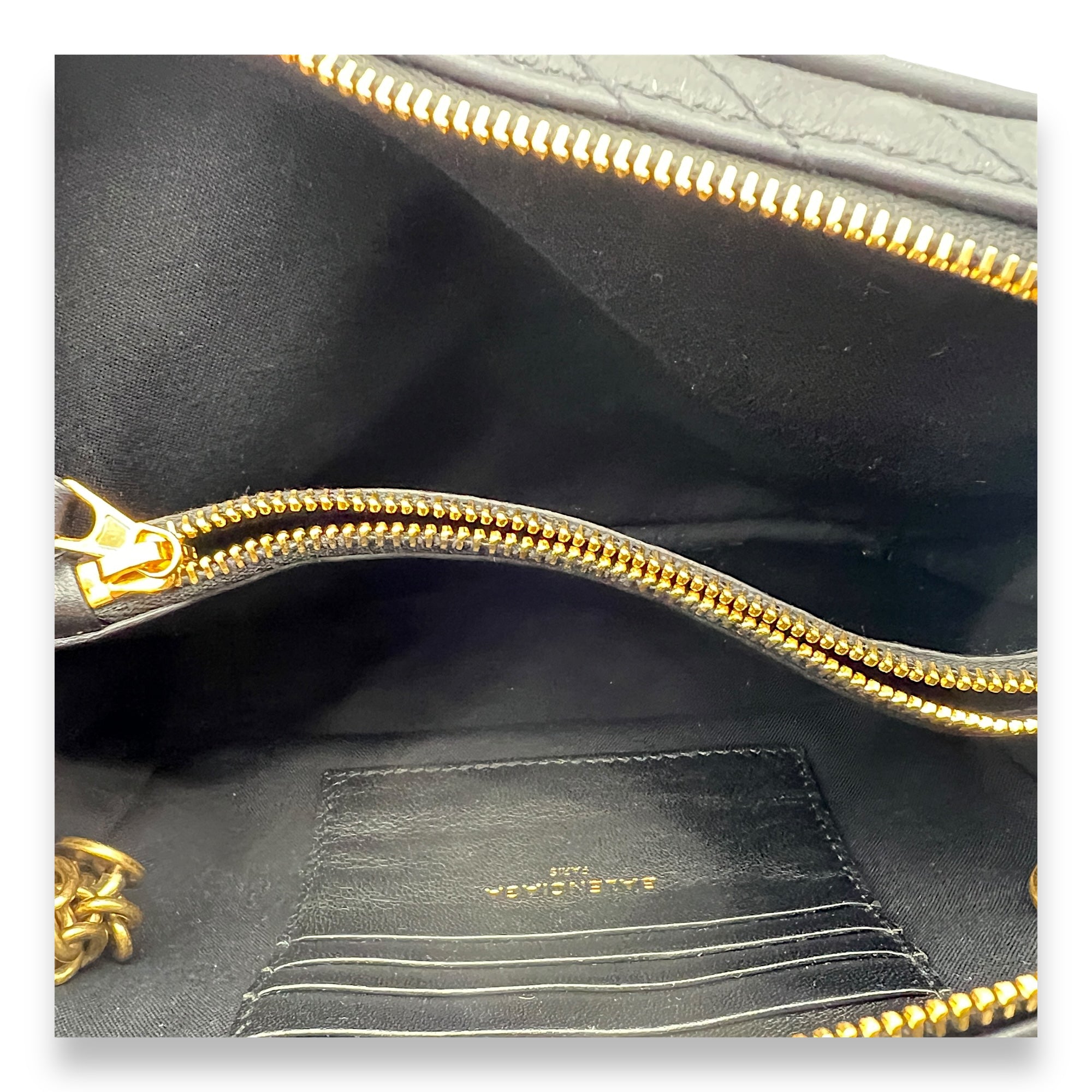 Blanket Reporter Shoulder Bag Black in Calfskin, Gold hardware