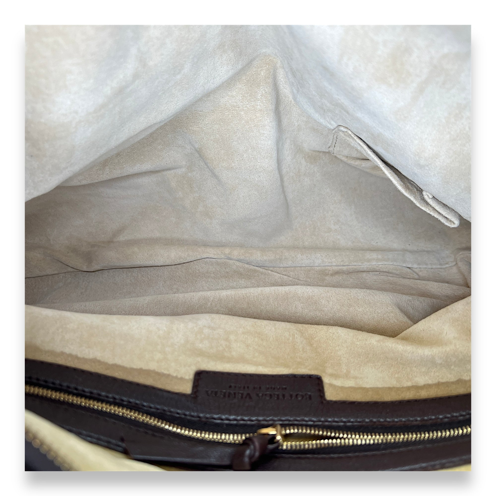 Boston Shoulder bag in Intrecciato leather, Gold Hardware