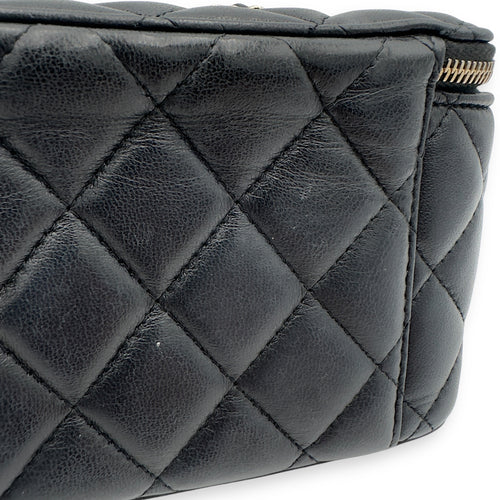 Chanel CC Vanity Bag Black in Lambskin, Gold hardware_12