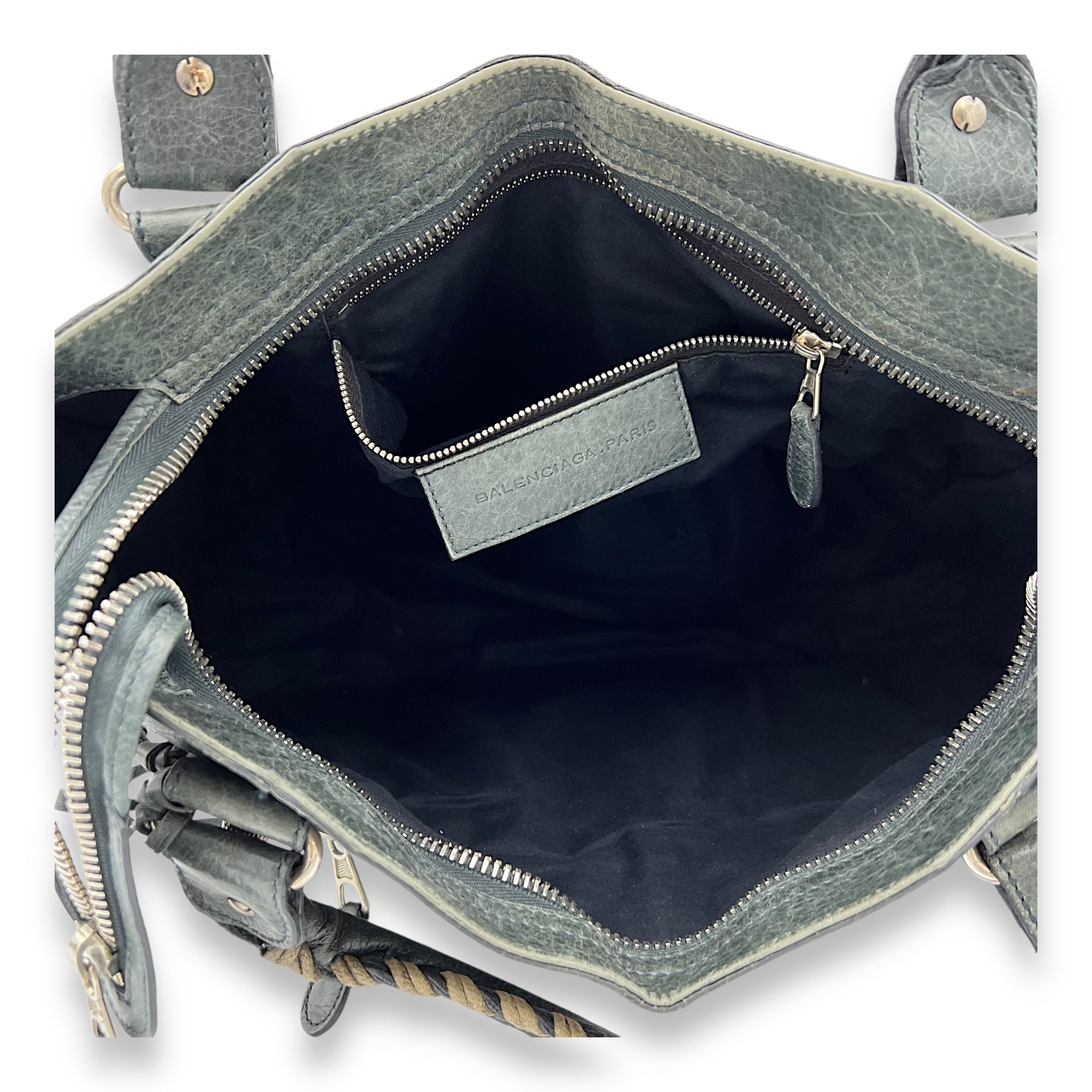 Balenciaga Giant City Medium Green Top Handle Bag in Distressed Leather, Silver hardware_6