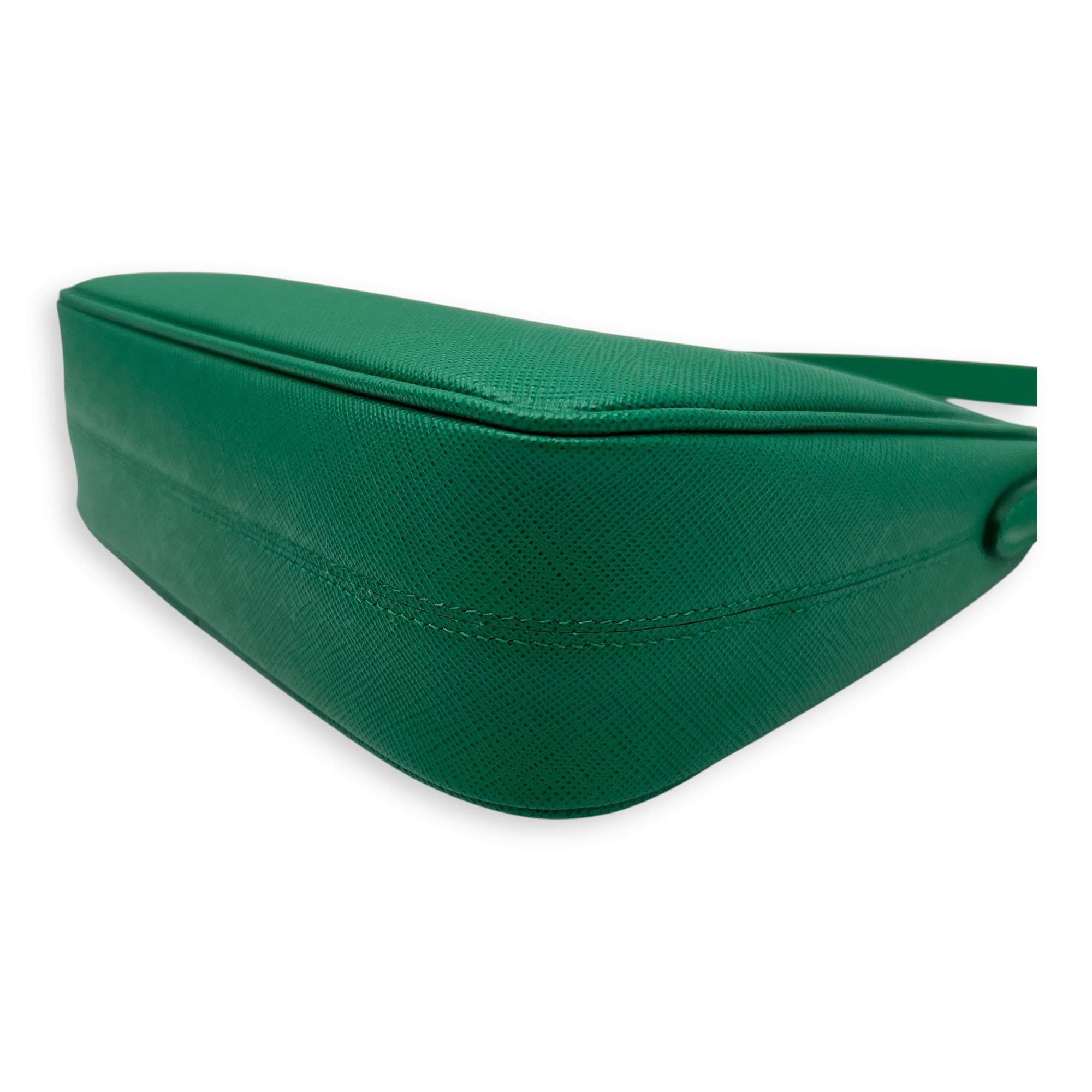 Prada Re-Edition Shoulder Bag Green in Saffiano Leather, Gold hardware_9