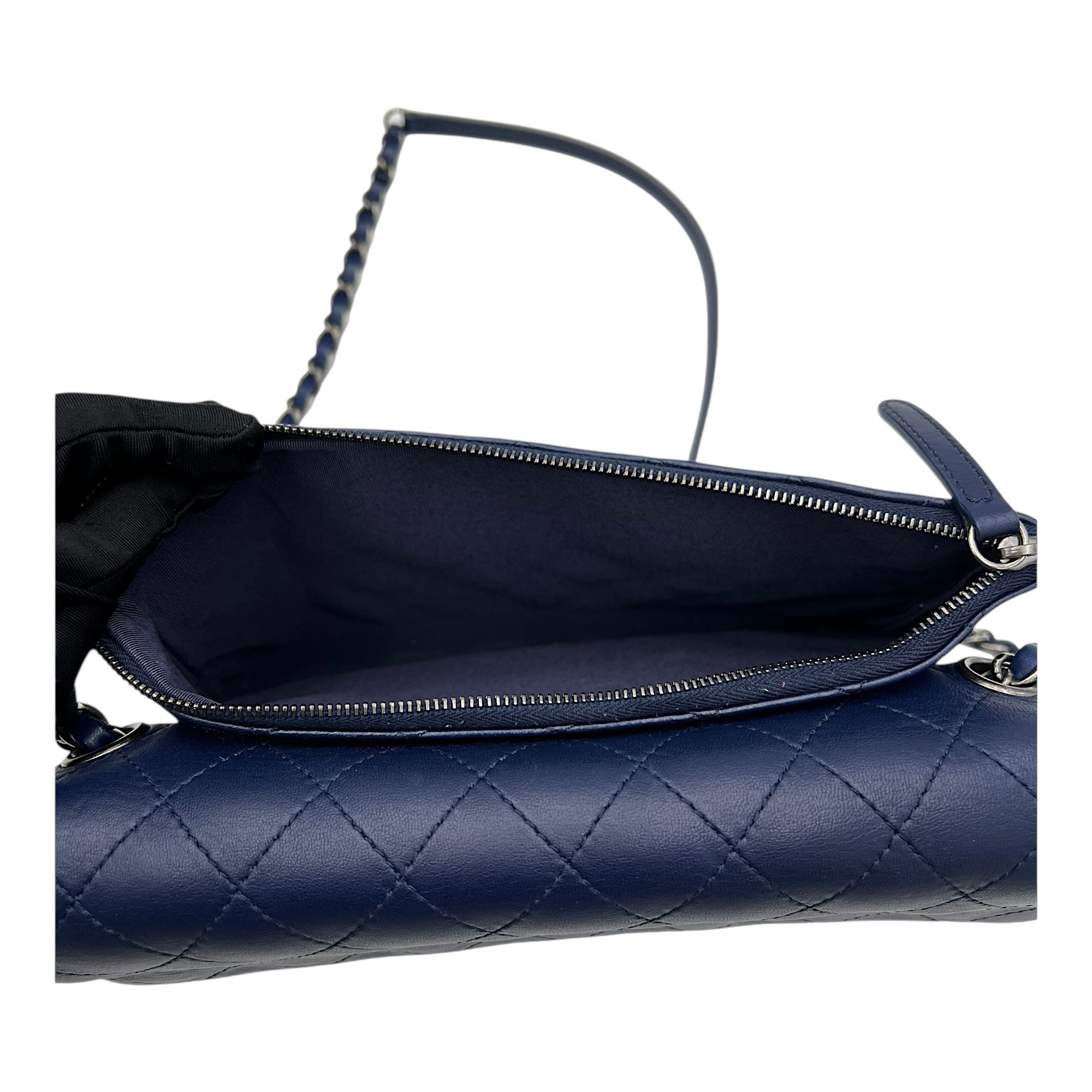 Chanel Chain Flap Blue Crossbody Bag in Lambskin, Ruthenium hardware_9