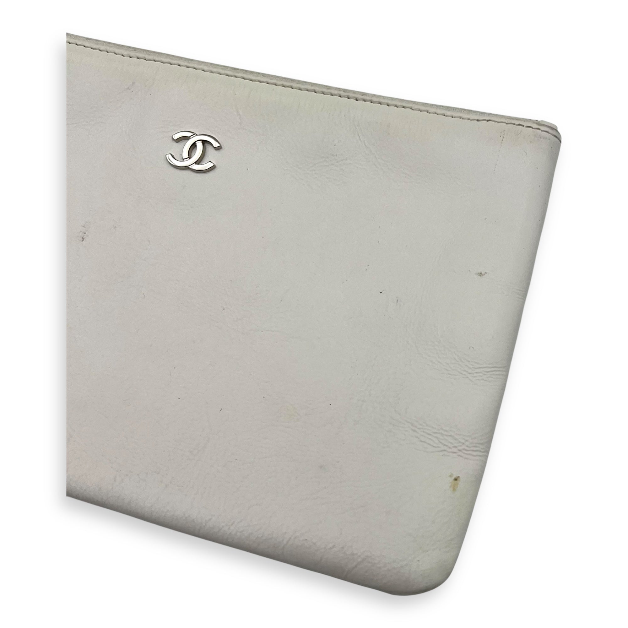 Chanel 22 Tote Tote Bag Small White in Calfskin, Silver hardware_16
