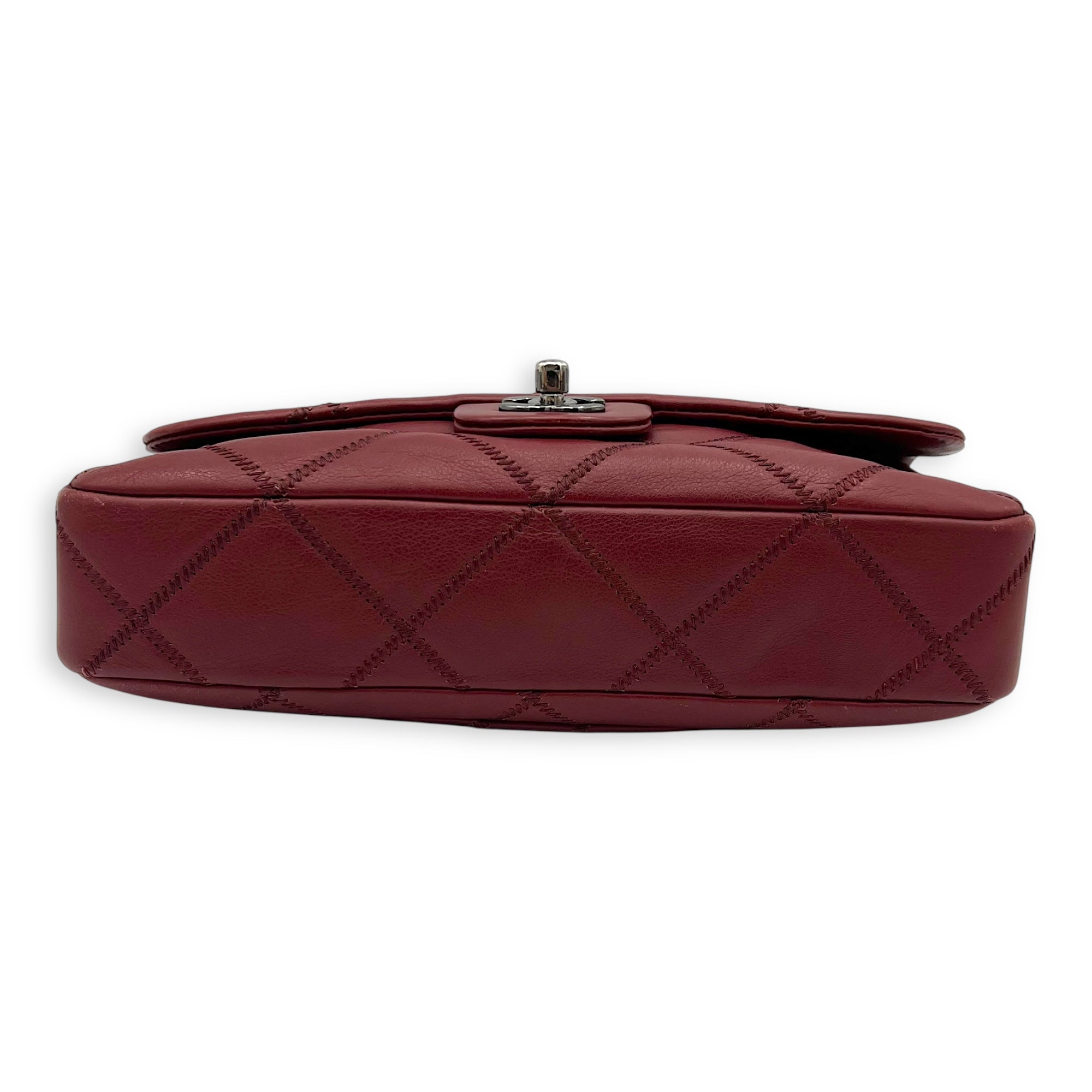 Chanel Classic Diamond Stitch Quilted Red Shoulder Bag in Calfskin, Ruthenium hardware_5