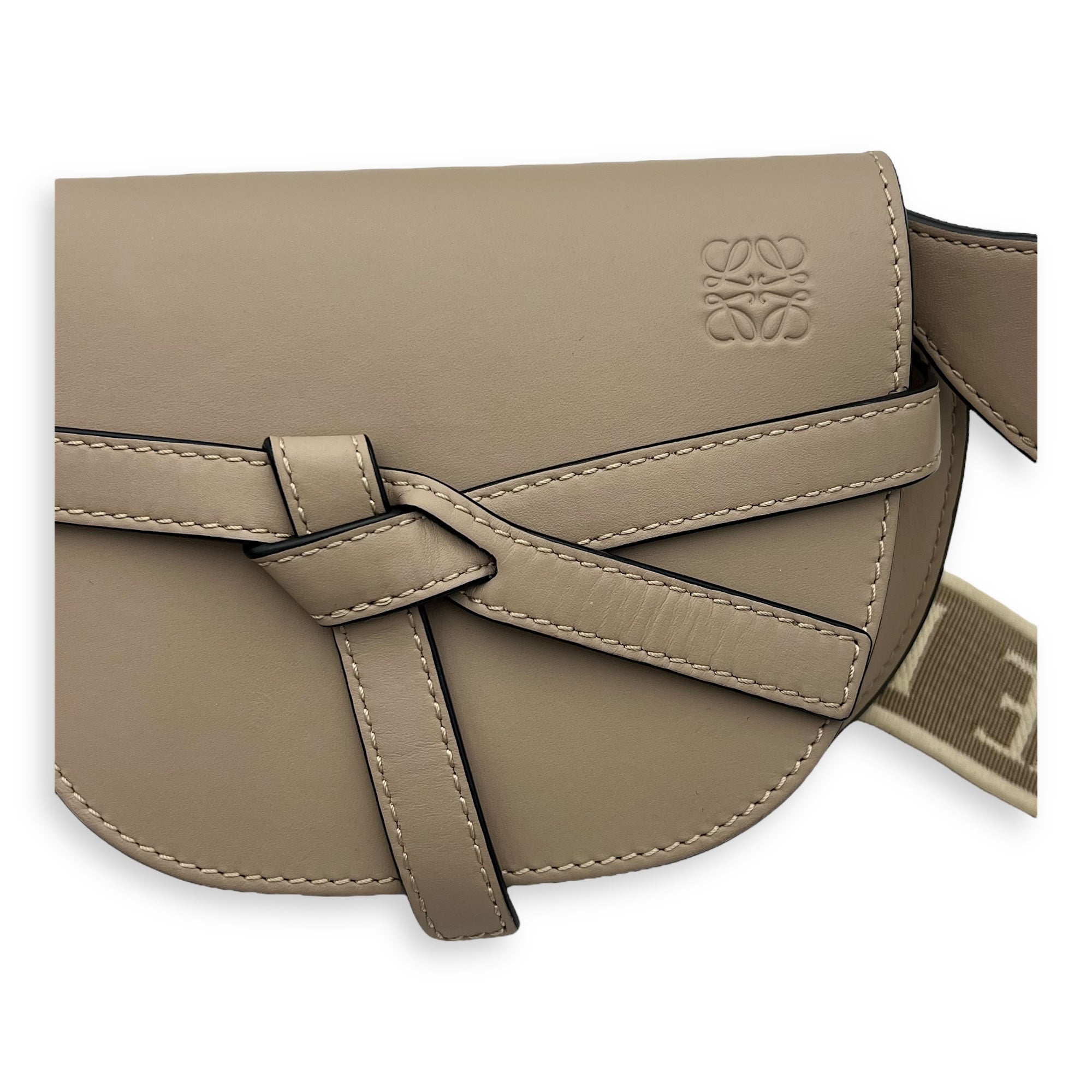 Loewe Gate Dual Beige Crossbody Bag in Calfskin, Gold hardware_9