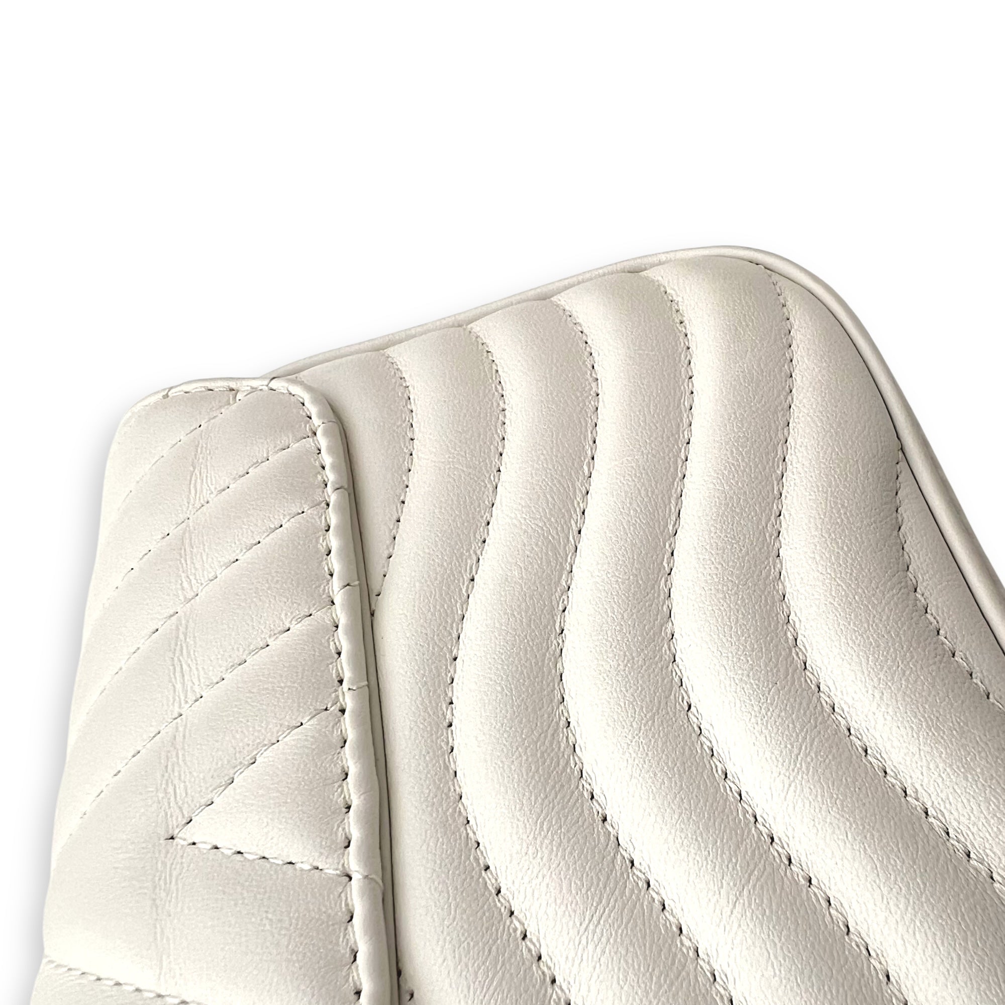 Louis Vuitton New Wave Crossbody Bag White in Calfskin, Gold hardware_12