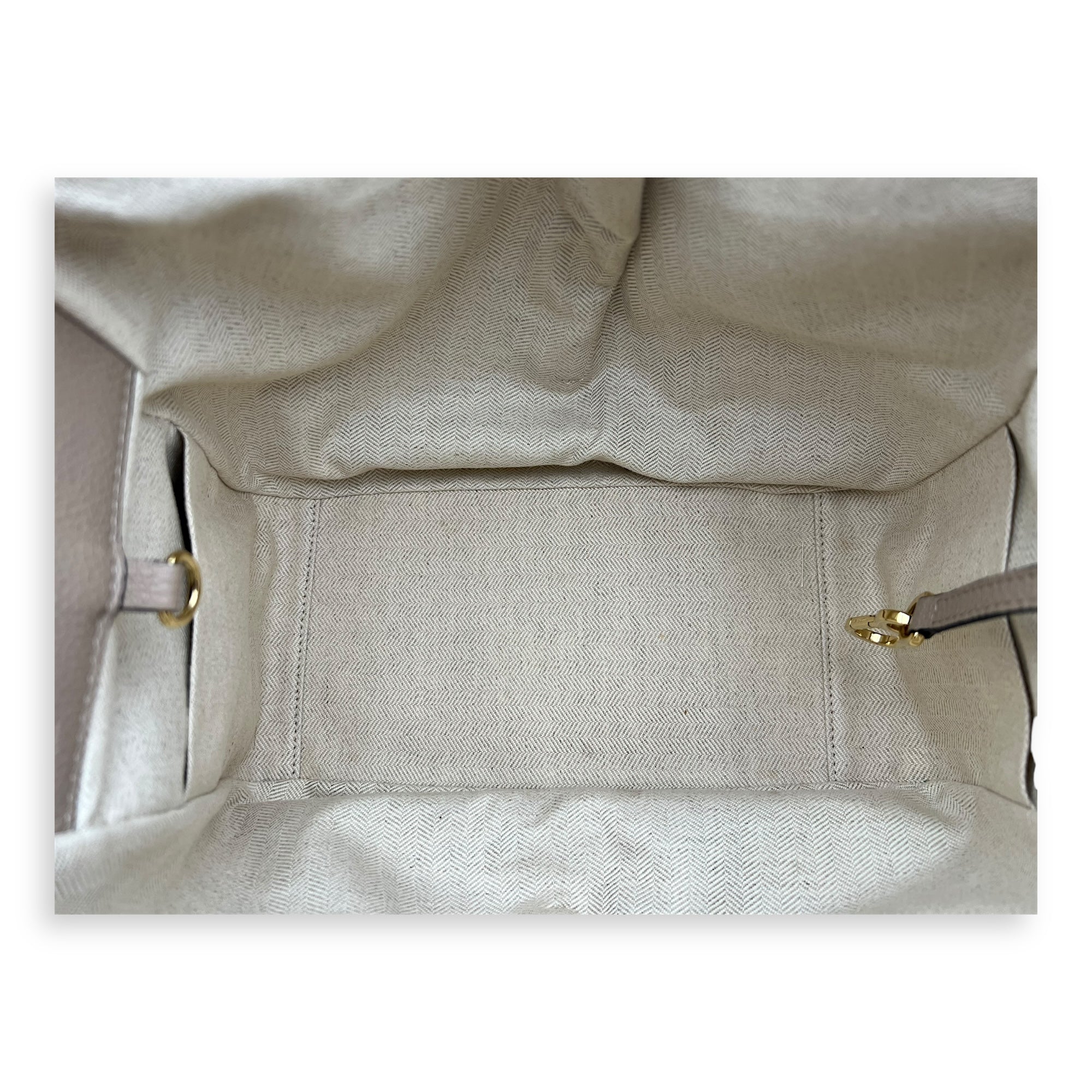 Loewe Hammock Shoulder Bag Small Beige in Calfskin, Gold hardware_4
