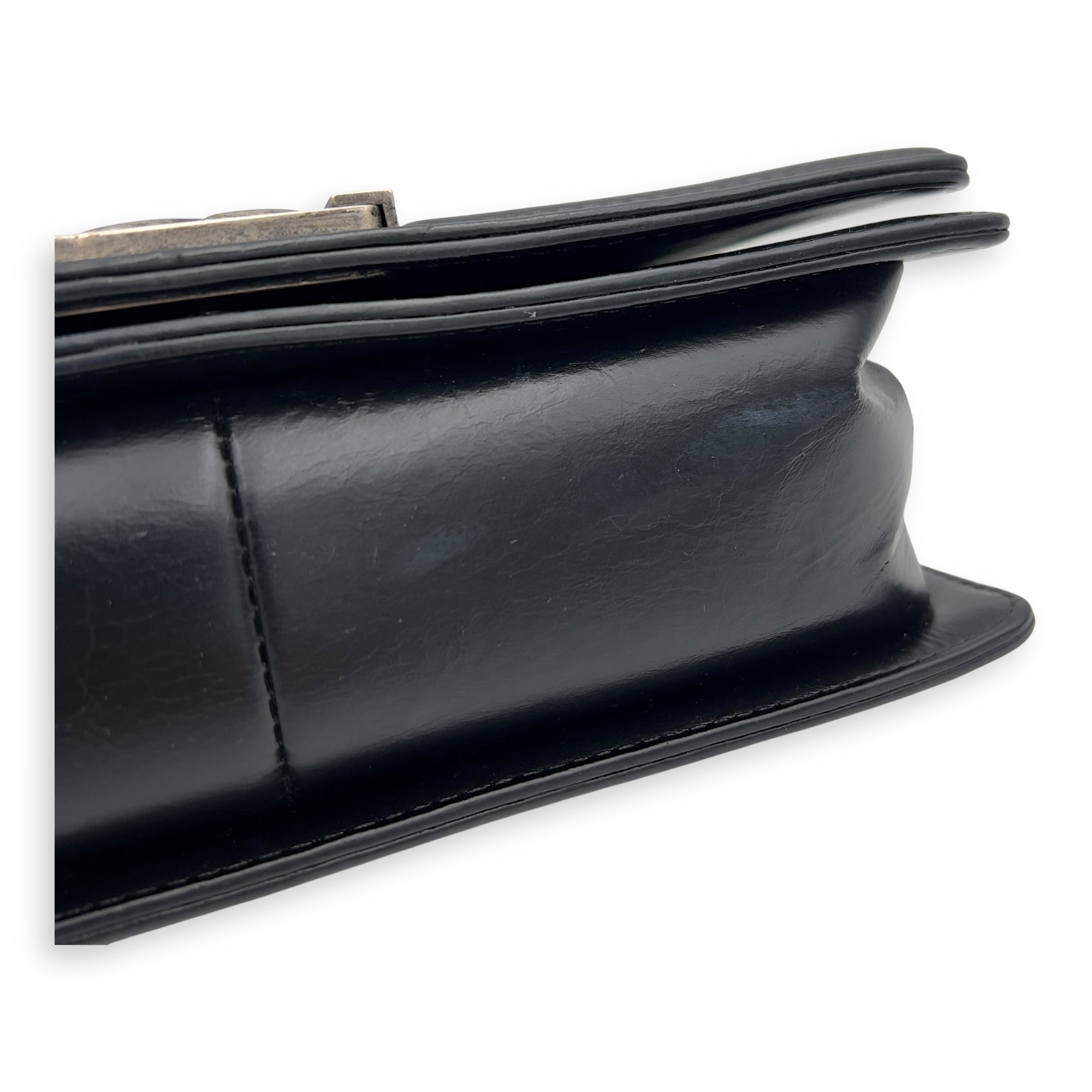 Chanel Boy Medium Black Shoulder Bag in Calfskin, Ruthenium hardware_10