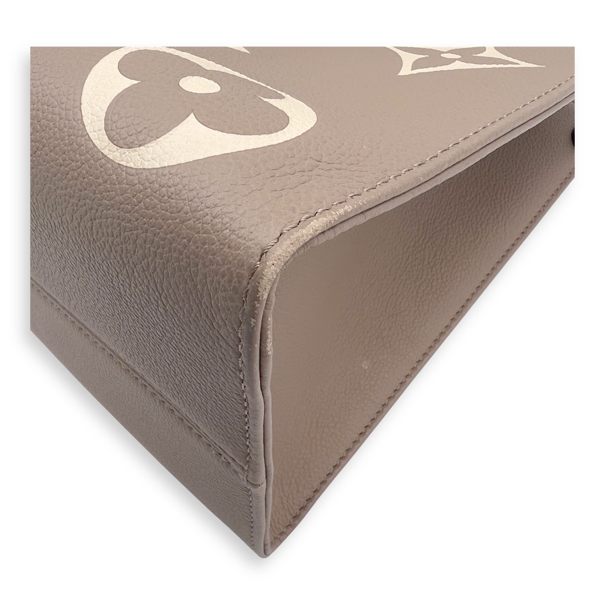 Louis Vuitton OnTheGo MM Beige Top Handle Bag in Empreinte Leather, Gold hardware_12