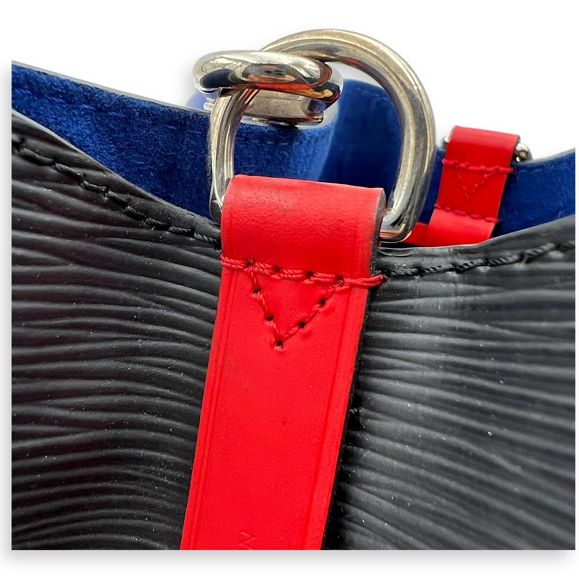 Louis Vuitton NeoNoe Shoulder Bag BB Black in Epi Leather, Silver hardware_12