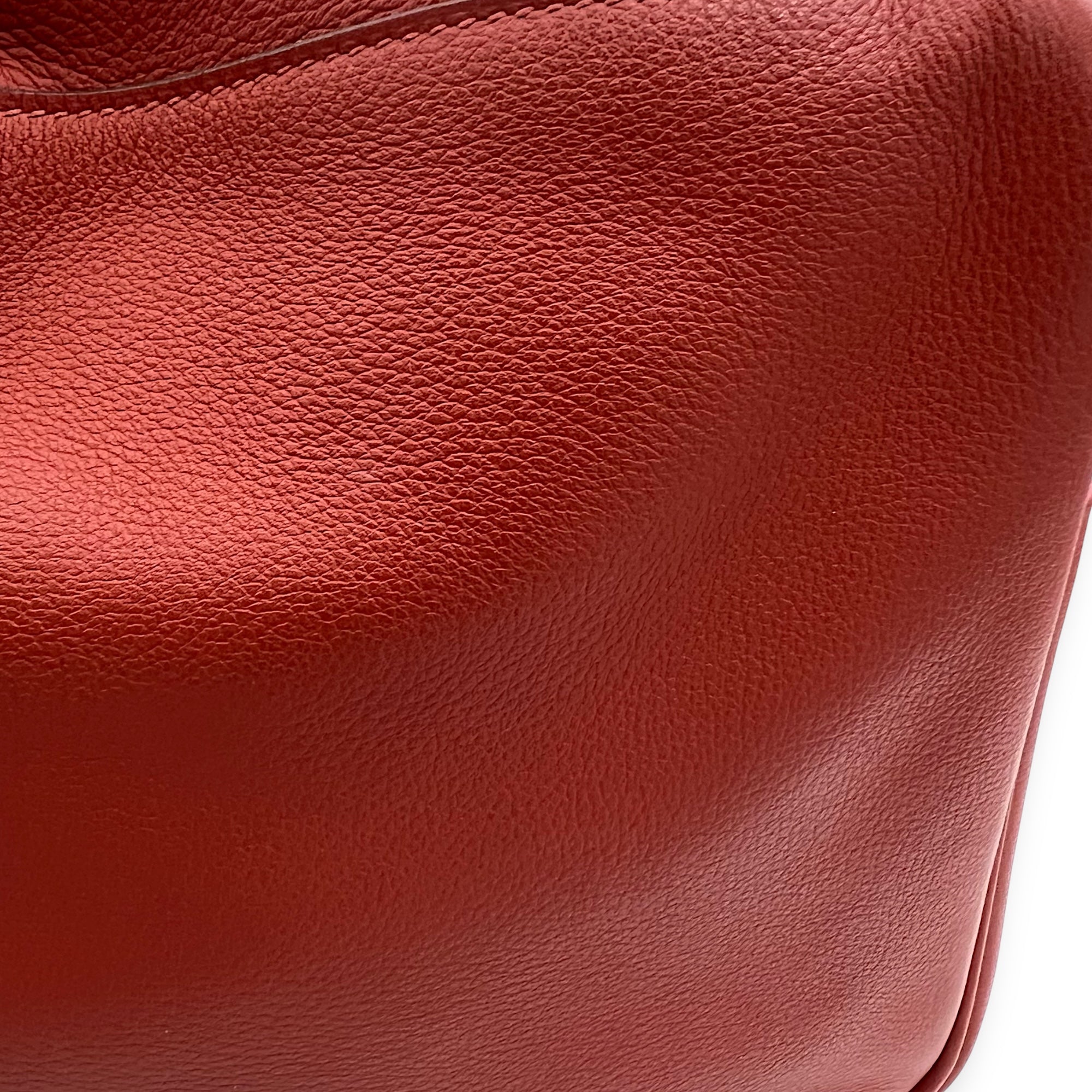 Hermès Lindy 30 Red Shoulder Bag in Clemence, Palladium hardware_12