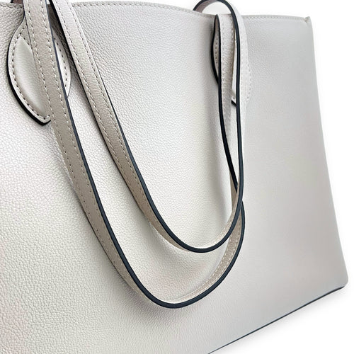 Louis Vuitton Lock Me Beige Tote Bag in Taurillon Leather, Gold hardware_12
