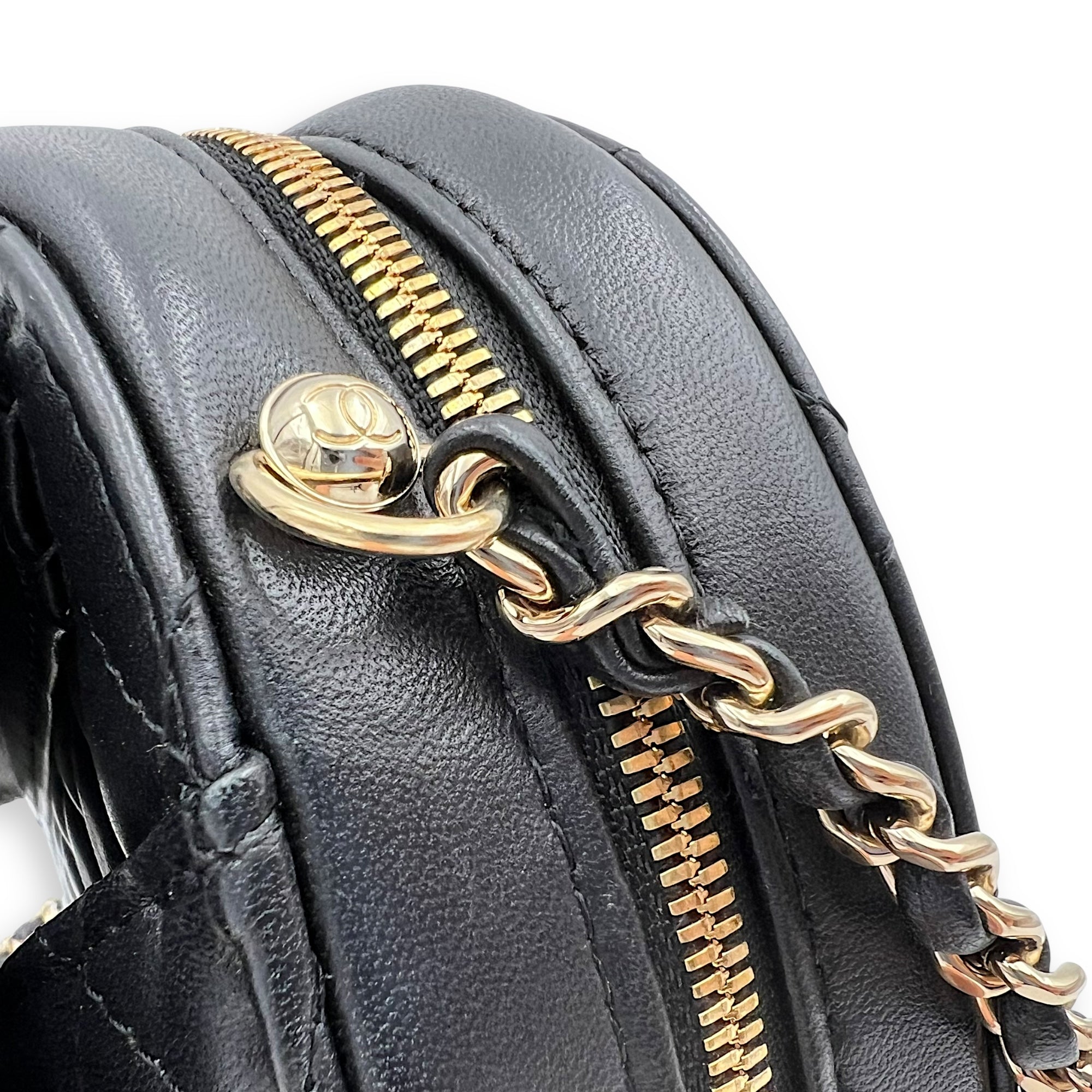Chanel Heart  Crossbody Bag Black in Lambskin, Gold hardware_12