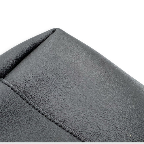 Saint Laurent Logo Tote Bag Black in Calfskin, Gold hardware_11