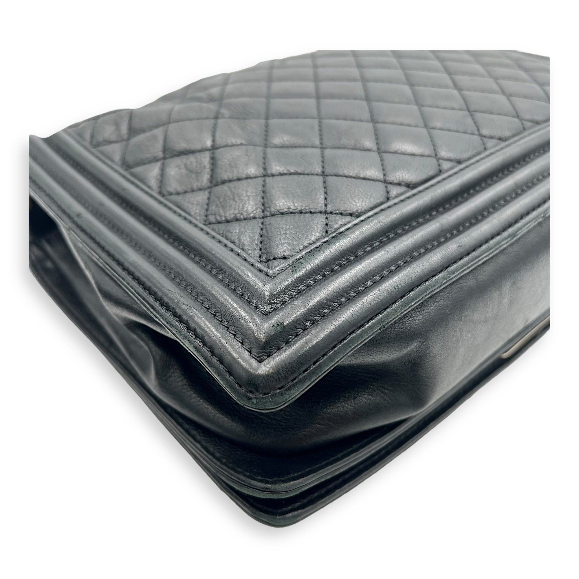 Chanel Boy Shoulder Bag Large Black in Calfskin, Ruthenium hardware_14
