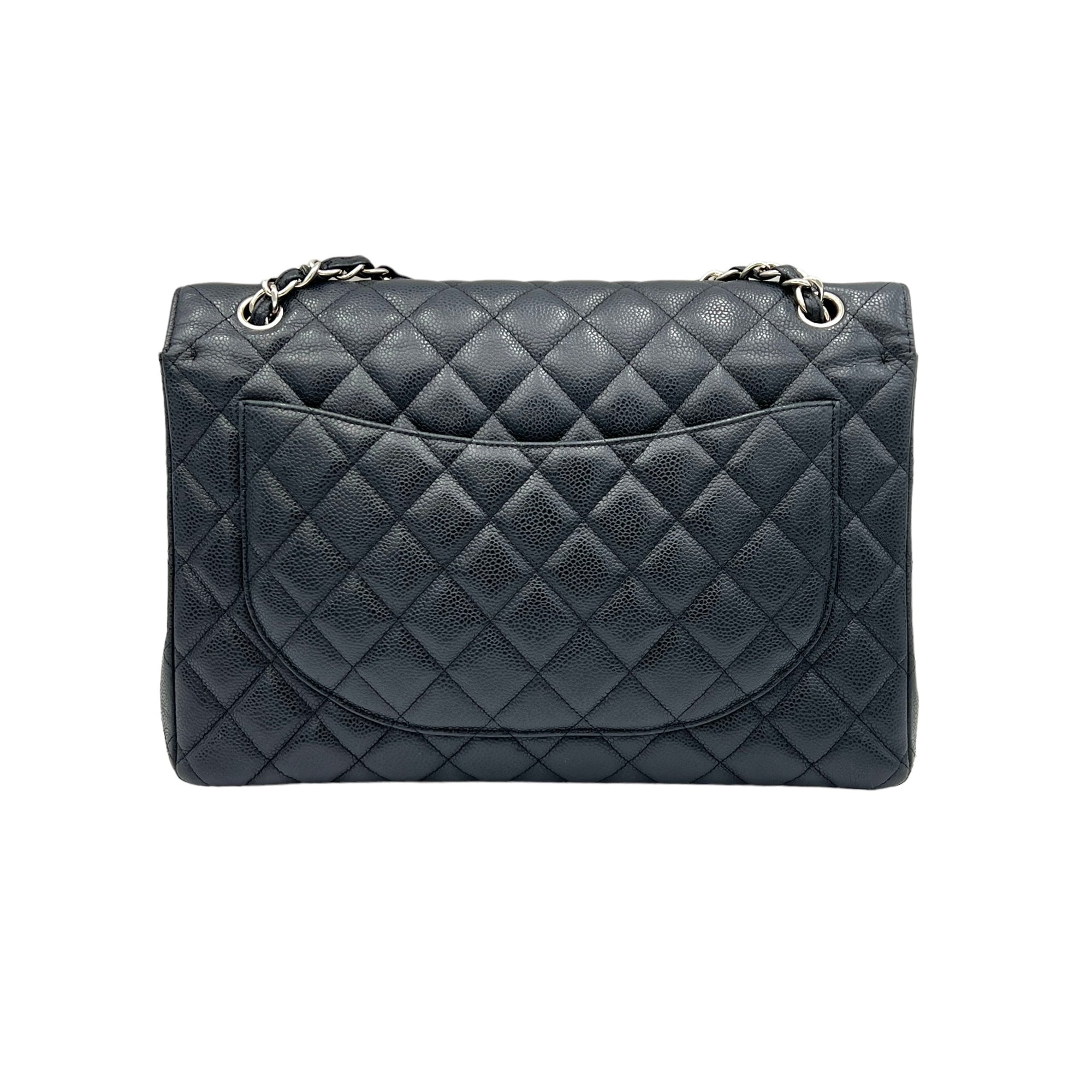 Classic Maxi Black Shoulder Bag in Caviar Leather, Silver hardware