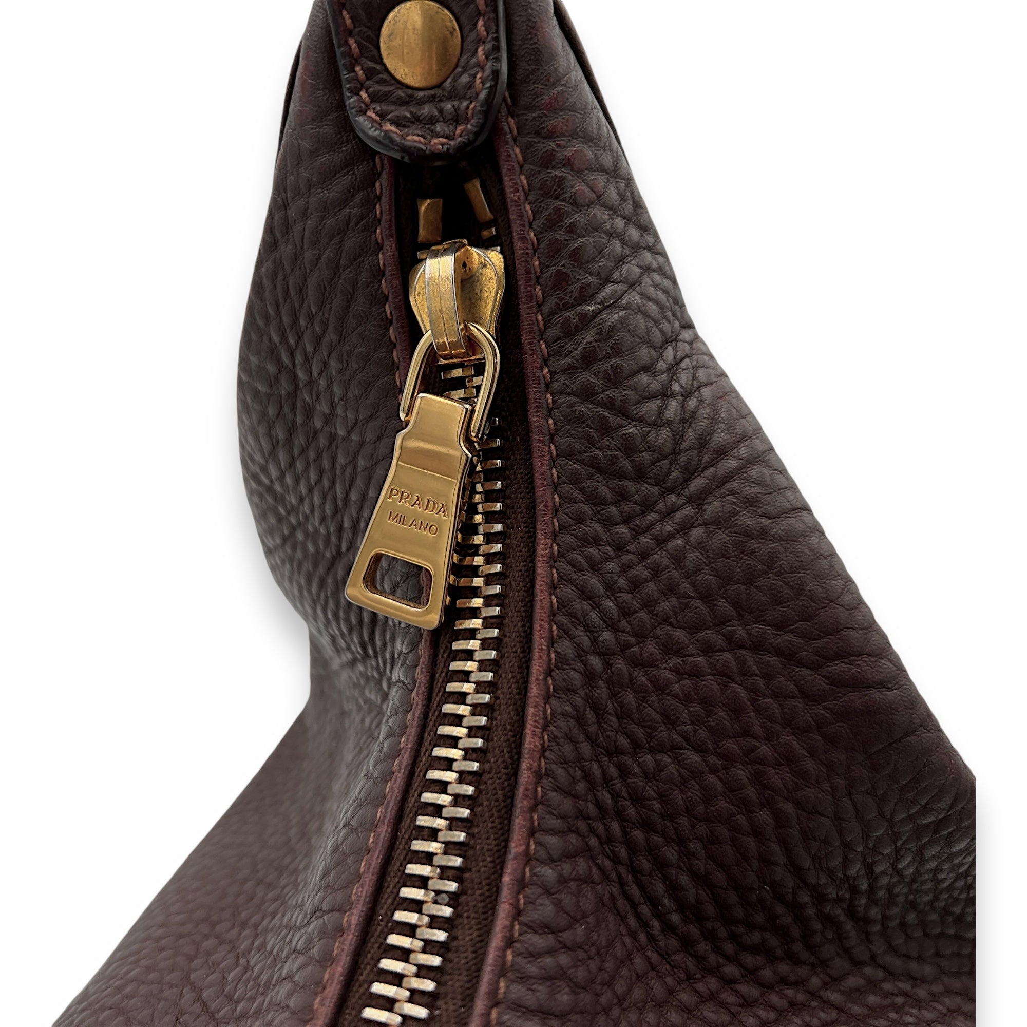 Hobo Brown Shoulder Bag in Calfskin, Gold hardware