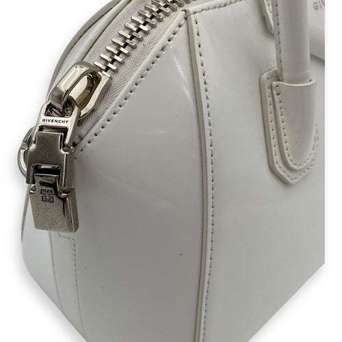 Antigona Mini White Top Handle Bag in Patent Leather, Silver hardware