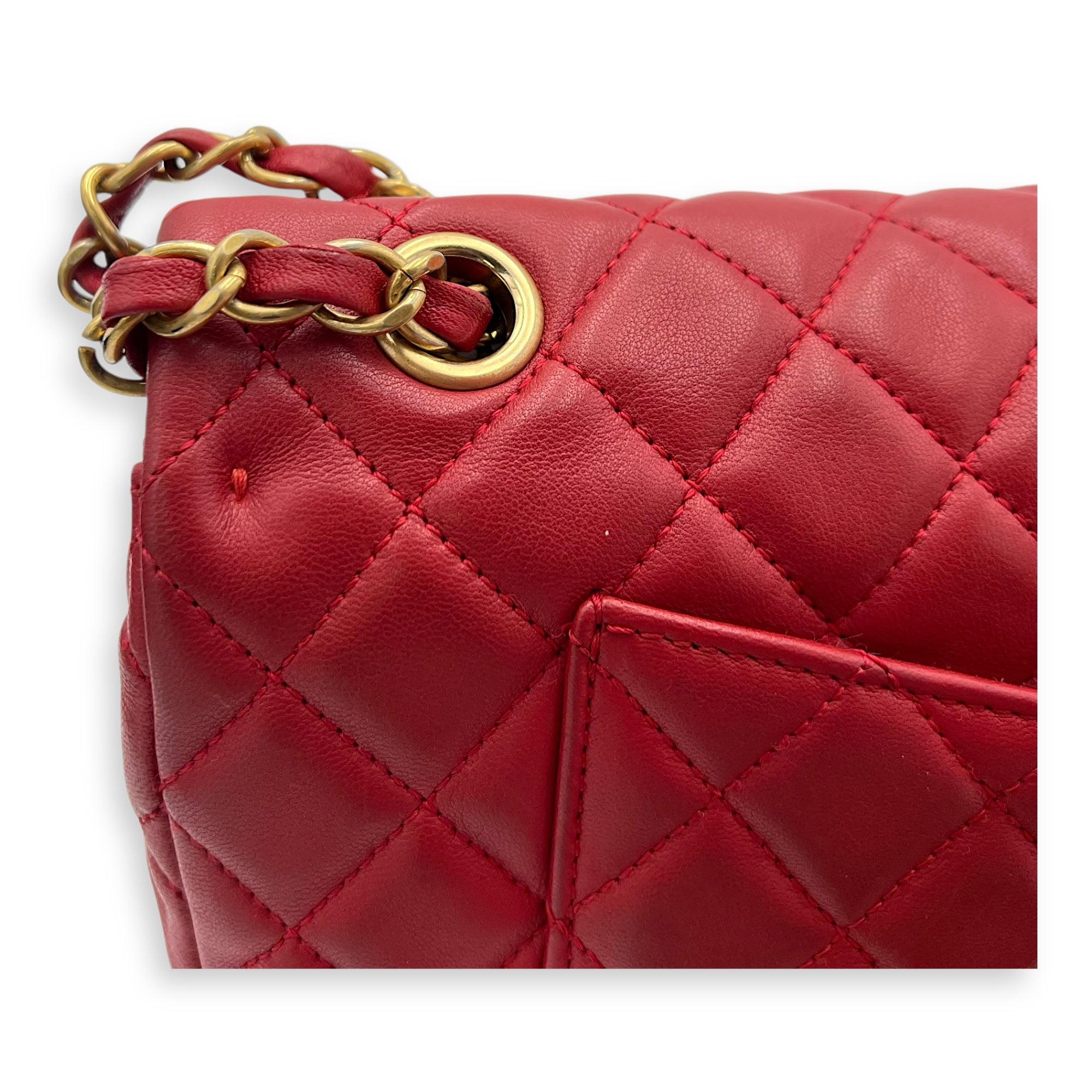 Chanel Cruise Charm Shoulder Bag Red in Lambskin, Gold hardware_13