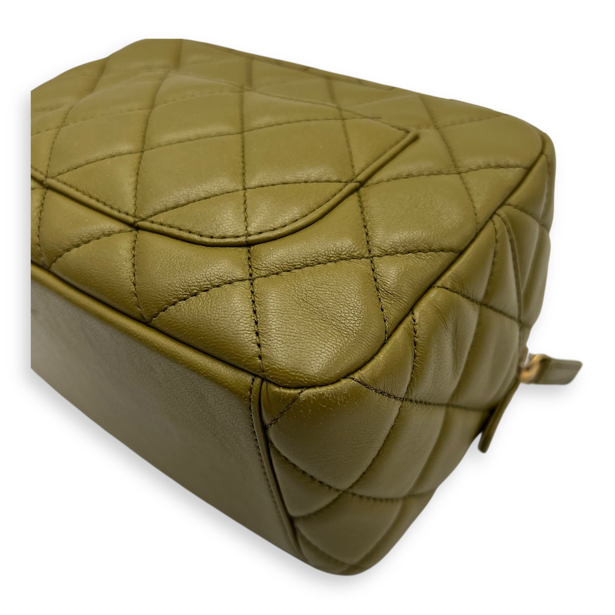 Chanel Wenge Wood Green Crossbody Bag in Lambskin, Gold hardware_9