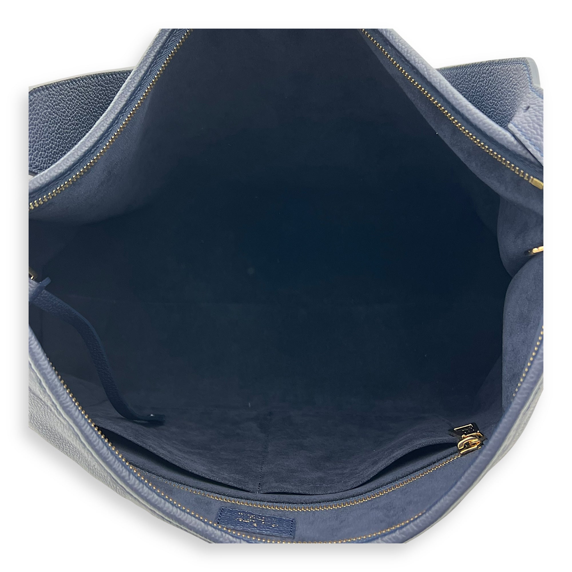 Louis Vuitton Carryall MM Blue Shoulder Bag in Empreinte Leather, Gold hardware_6