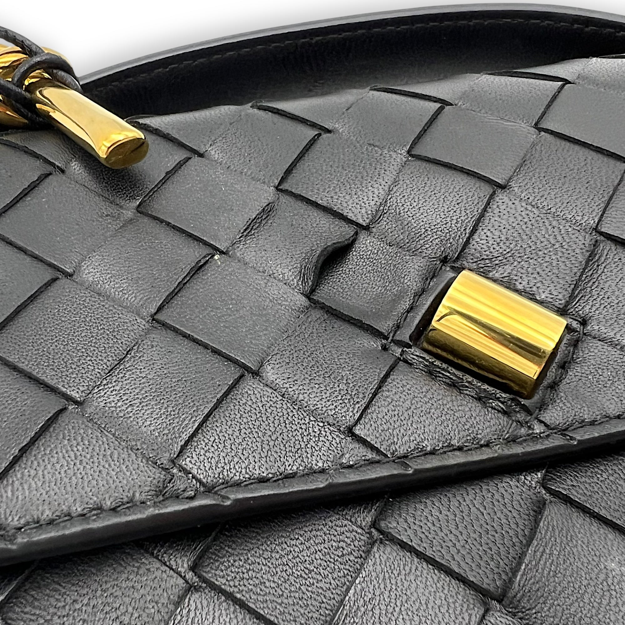 Bottega Veneta Andiamo Top Handle Bag Black in Lambskin, Gold hardware_13