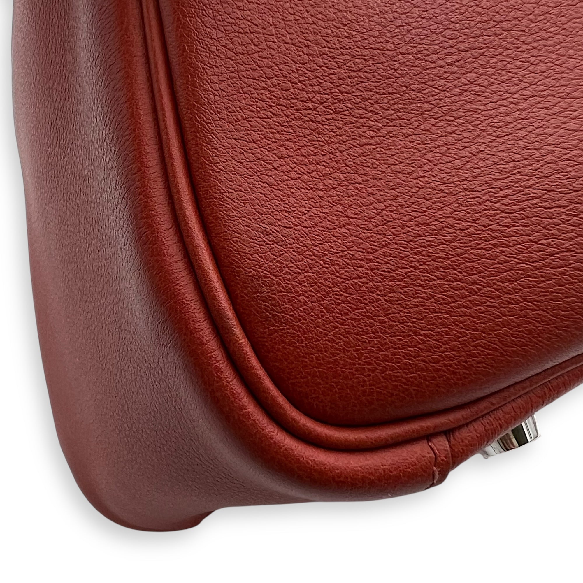 Hermès Lindy 30 Red Shoulder Bag in Clemence, Palladium hardware_13