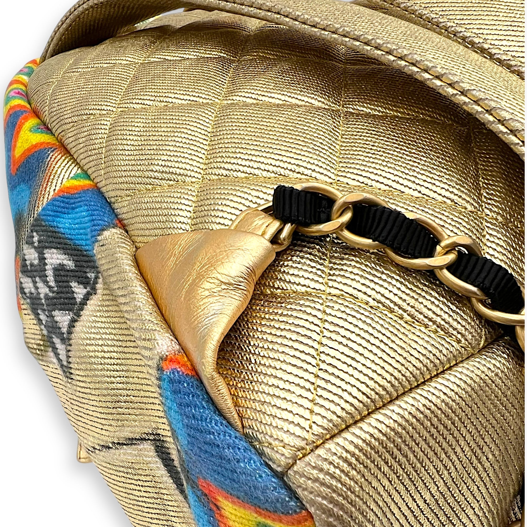 Chanel Grafitti Backpack Gold in Canvas, Gold hardware_15