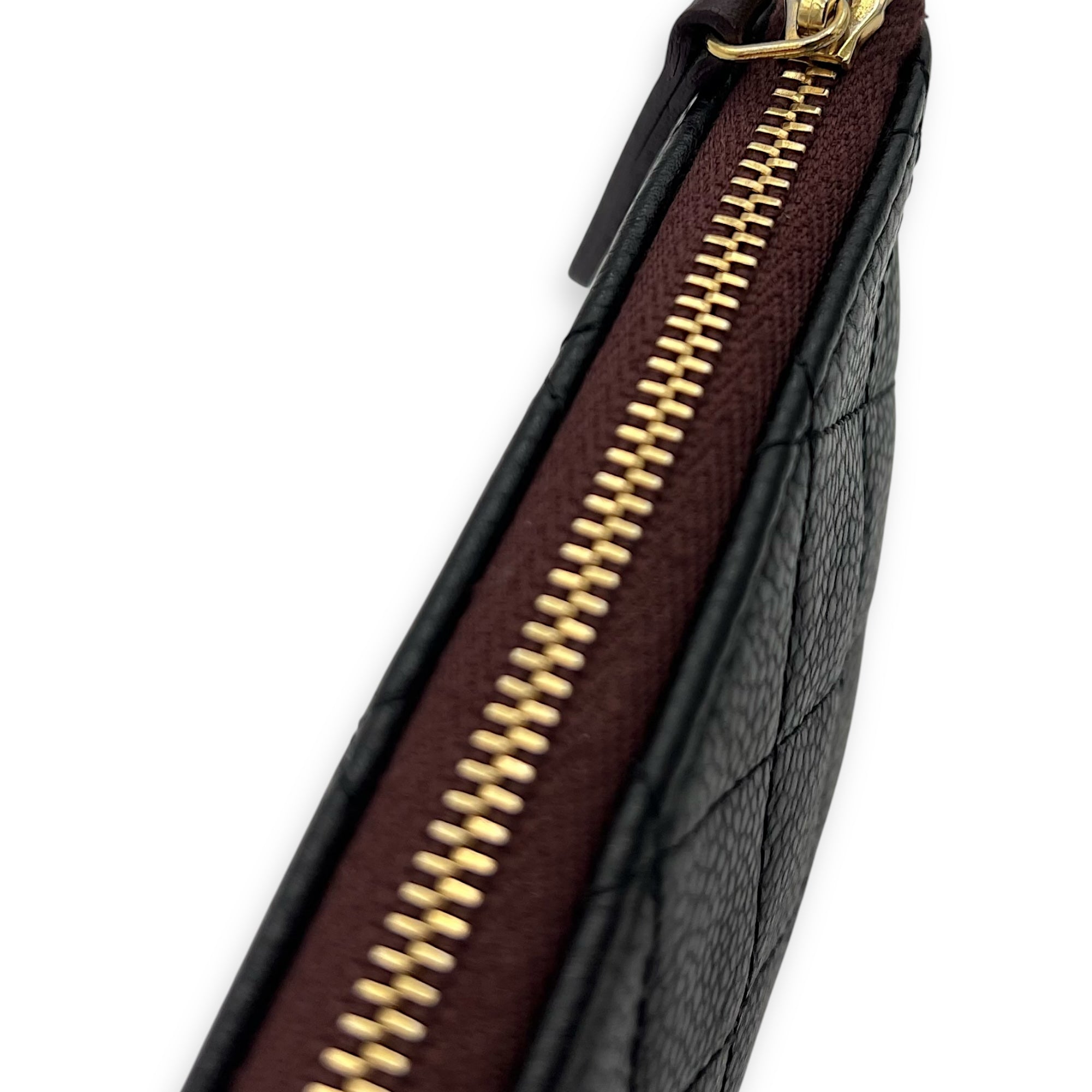 Chanel CC Pouch Black in Caviar Leather, Gold hardware_13