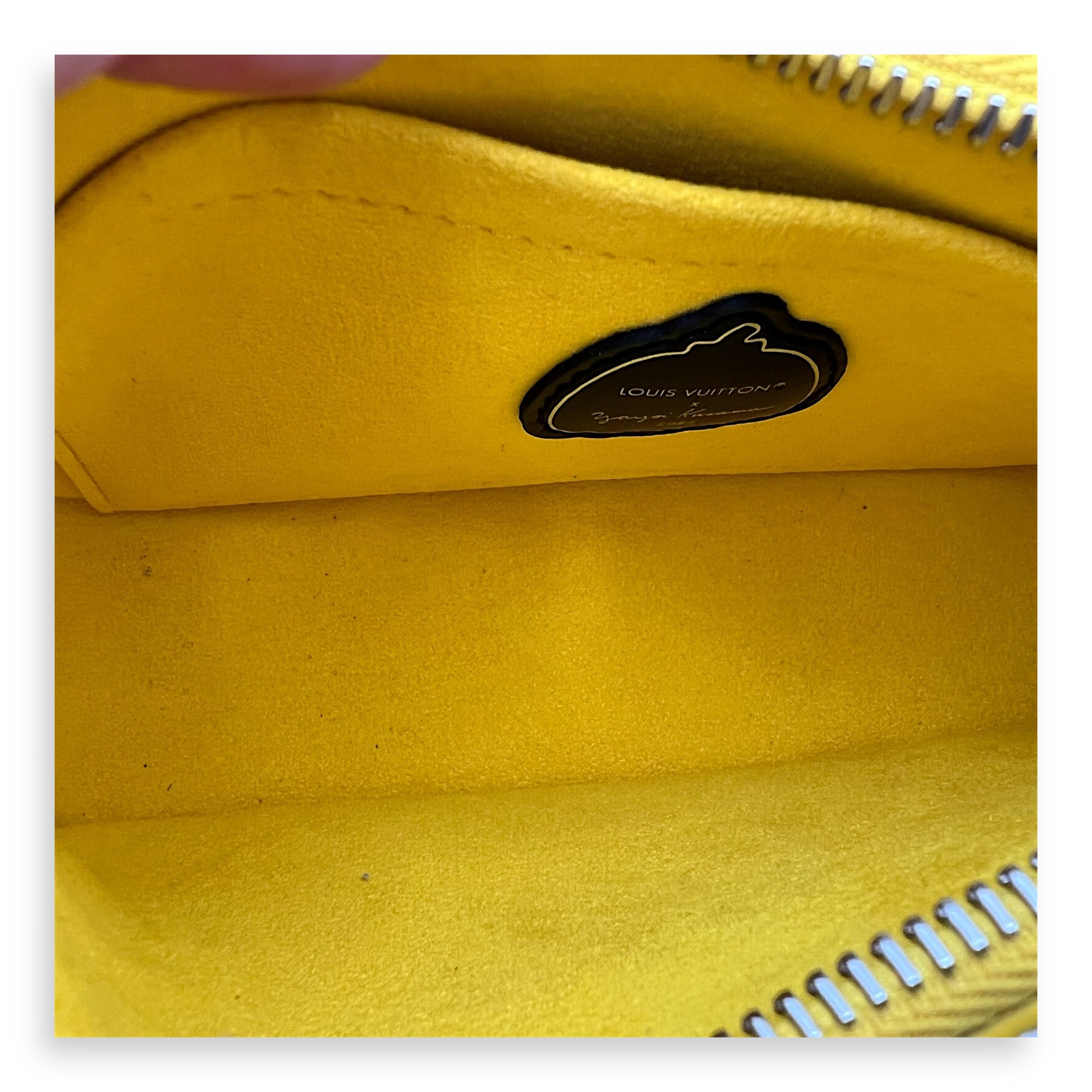 Louis Vuitton Marellini x Yayoi Kusama Shoulder Bag in Epi Leather, Silver hardware_4