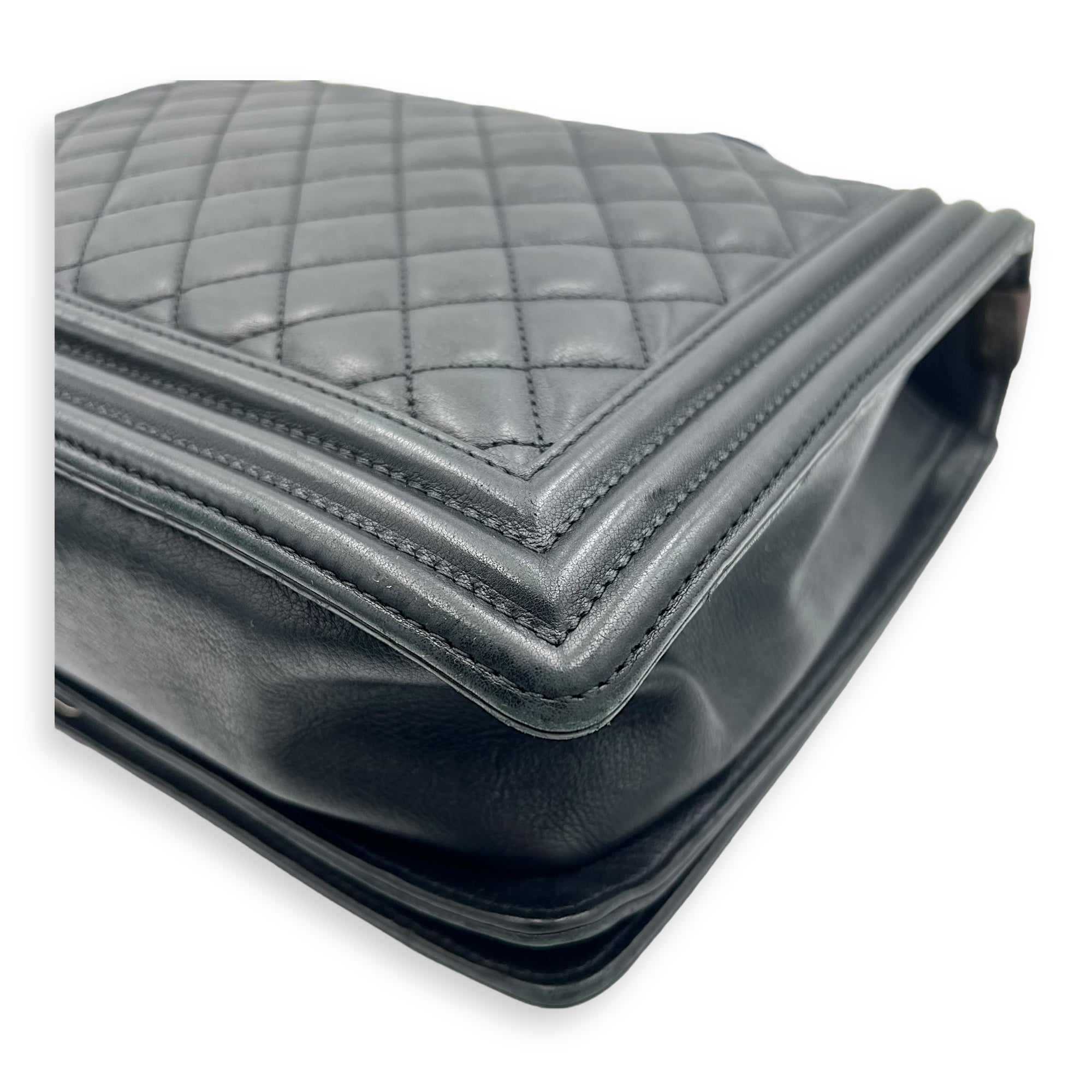 Chanel Boy Shoulder Bag Large Black in Calfskin, Ruthenium hardware_13