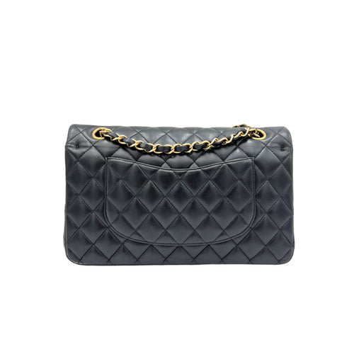 Classic Medium Black Shoulder Bag in Lambskin, Gold hardware