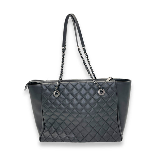 CC Charm Shopping Quilted Black Tote Bag in Lambskin, Ruthenium hardware