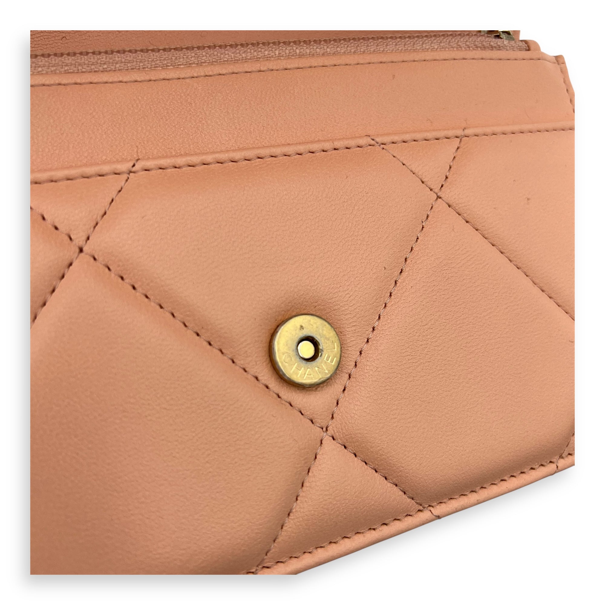 Chanel C19 Wallet On Chain Peach in Lambskin, Mixed hardware_9