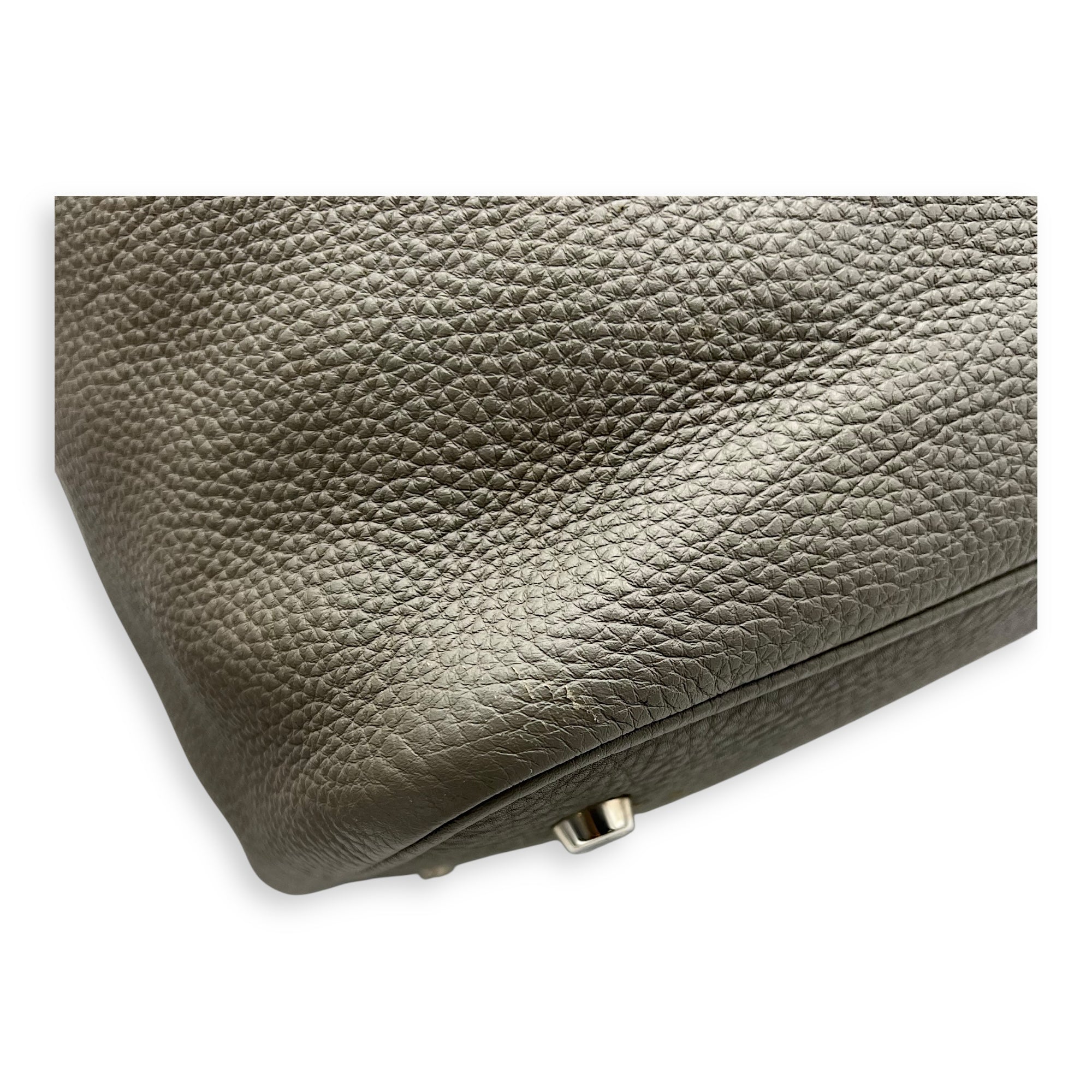 Fendi Selleria Shoulder Bag White in Calfskin, Silver hardware_8