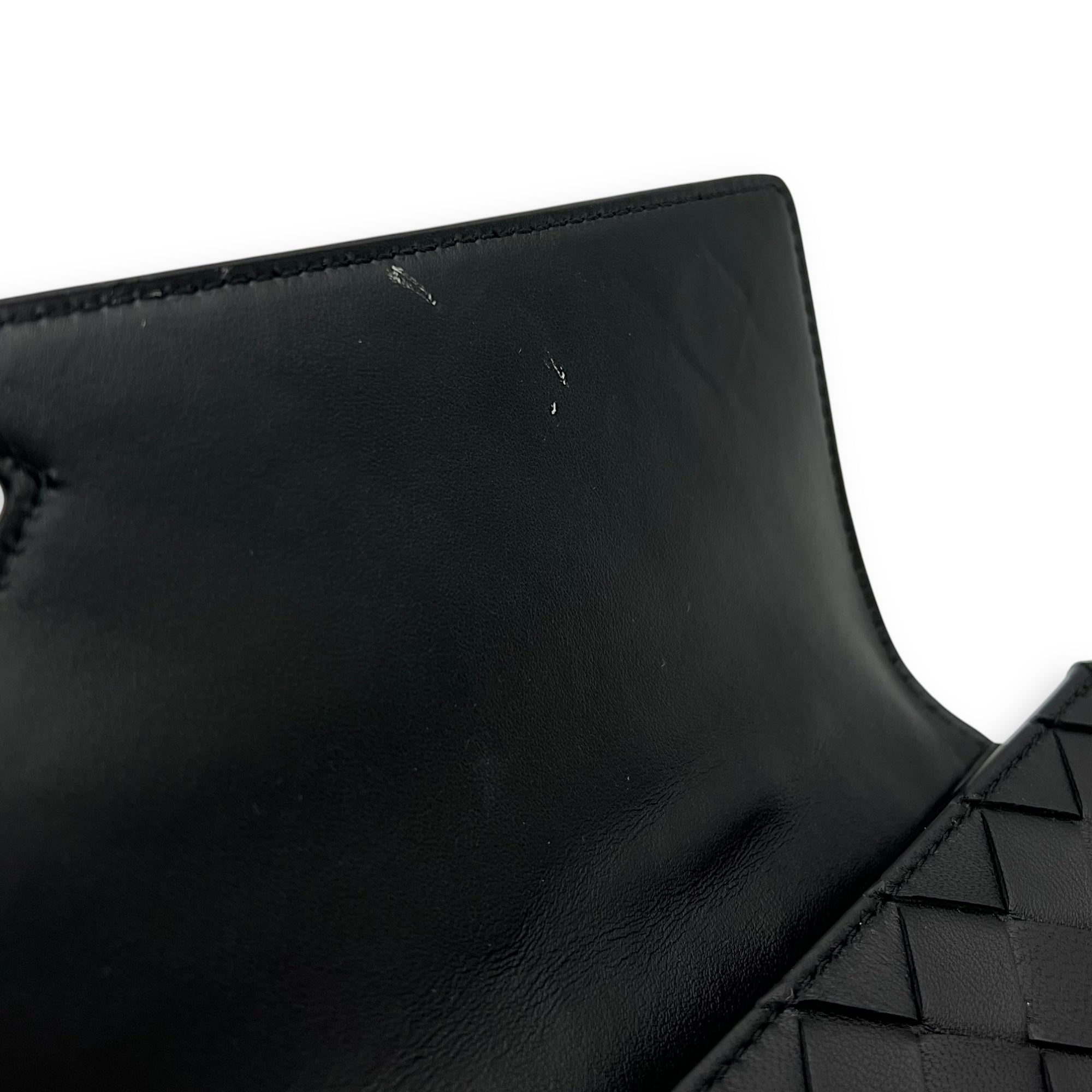 Bottega Veneta Andiamo Top Handle Bag Black in Lambskin, Gold hardware_14