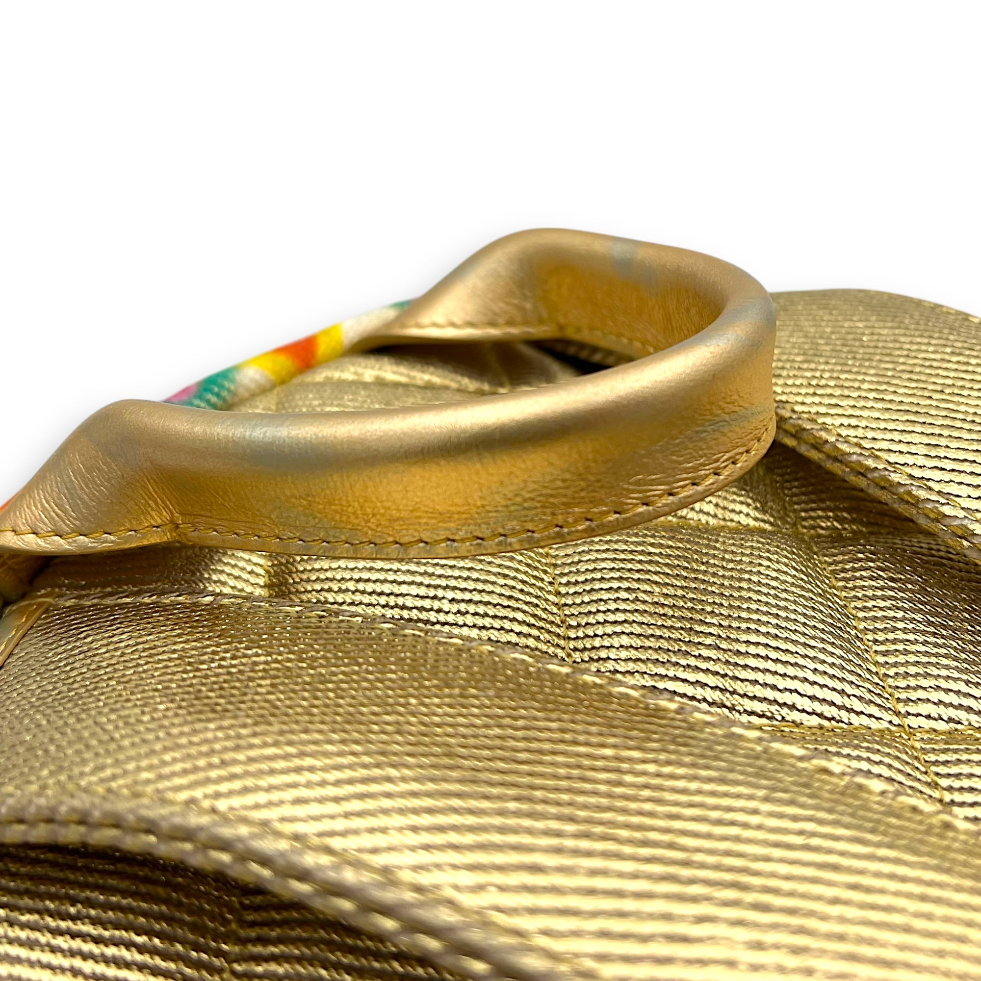Chanel Grafitti Backpack Gold in Canvas, Gold hardware_12