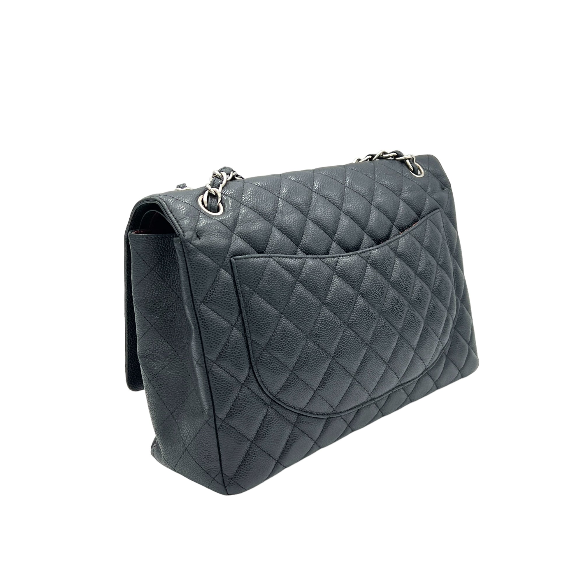 Classic Maxi Black Shoulder Bag in Caviar Leather, Silver hardware