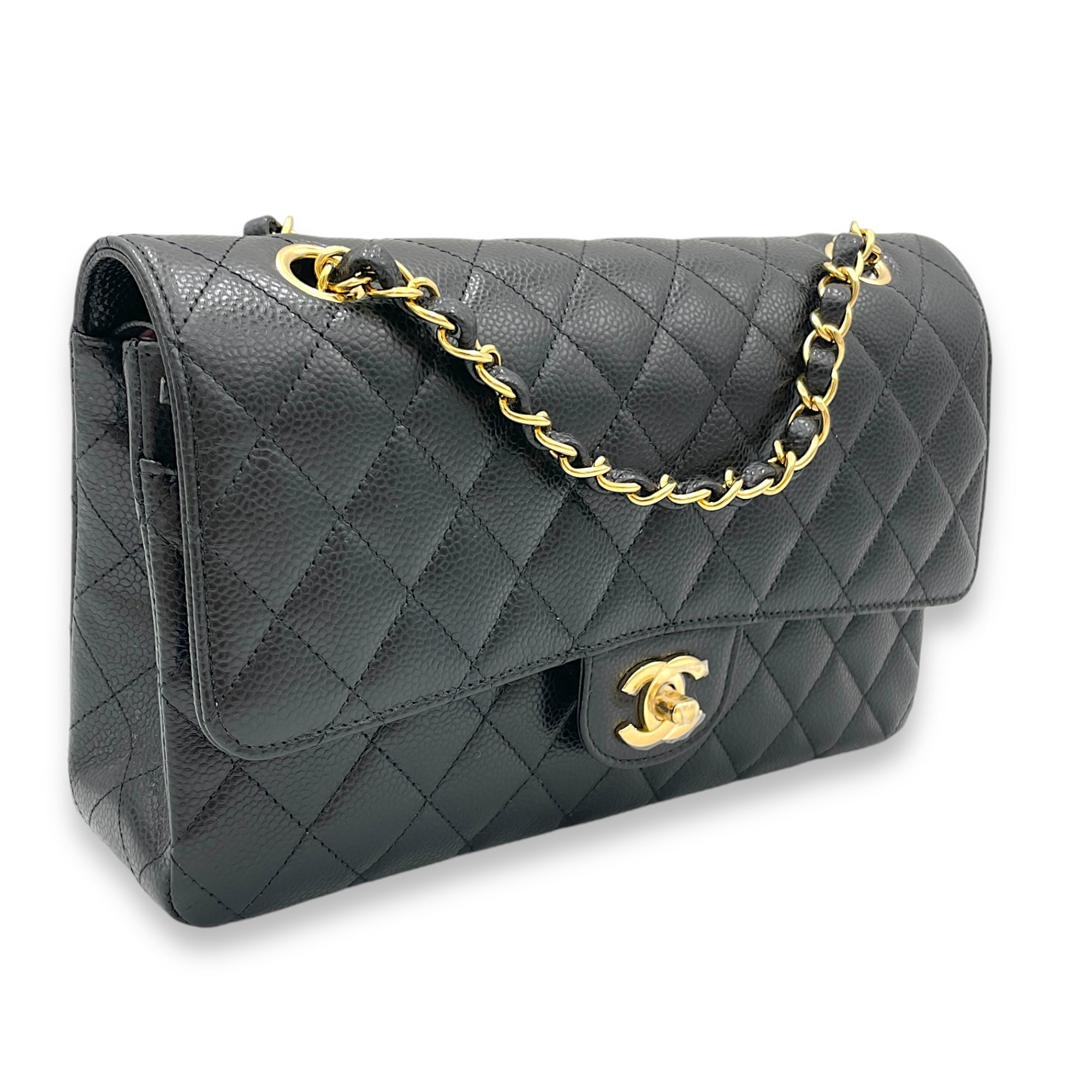 Classic Shoulder Bag Medium Black in Caviar Leather, Gold hardware